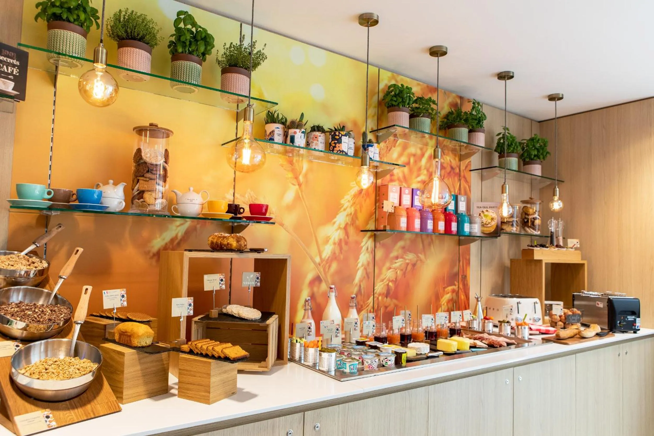 Buffet breakfast in Residhome Toulouse Ponts Jumeaux