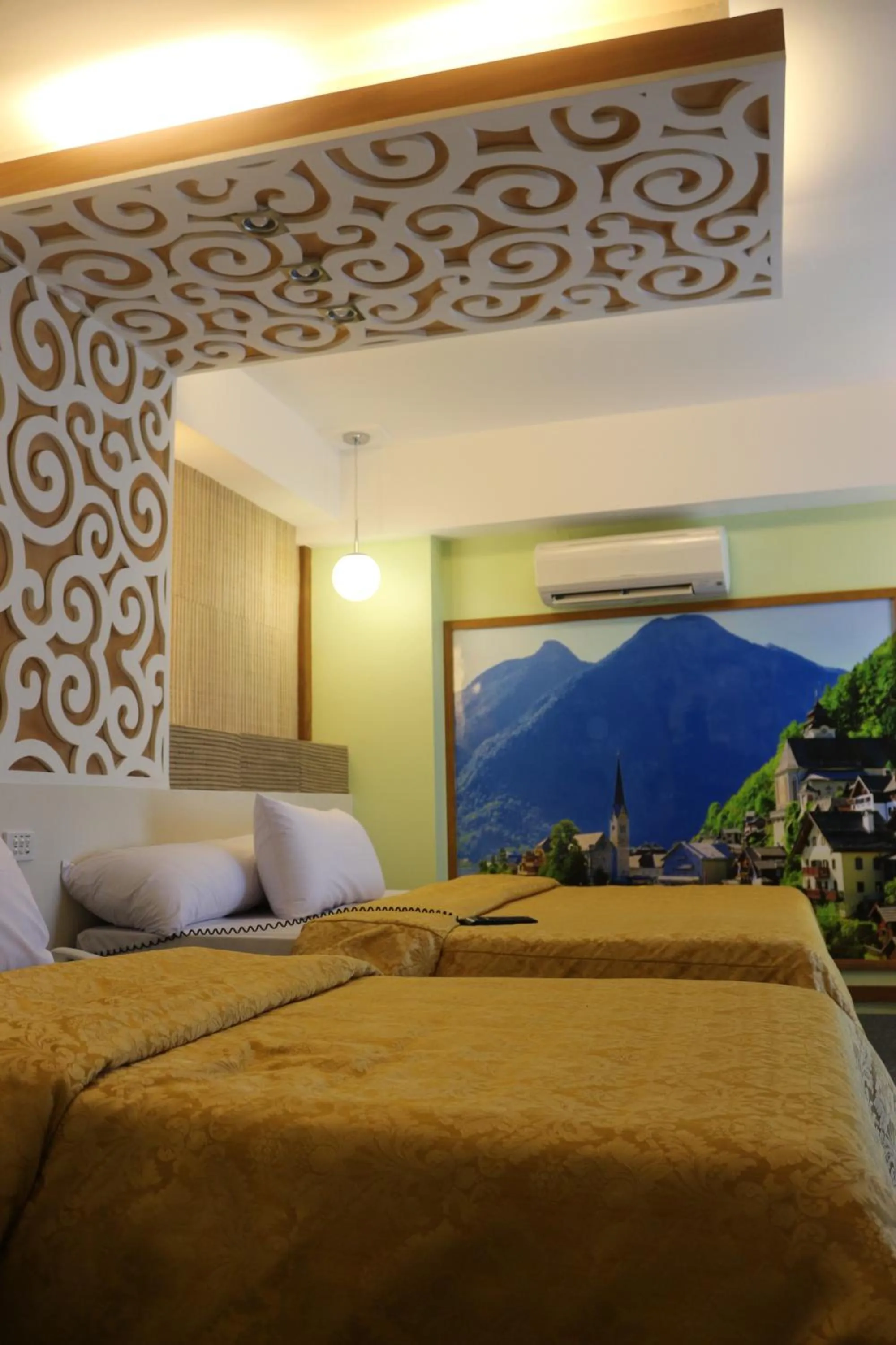 Bed in Eurotel Boracay