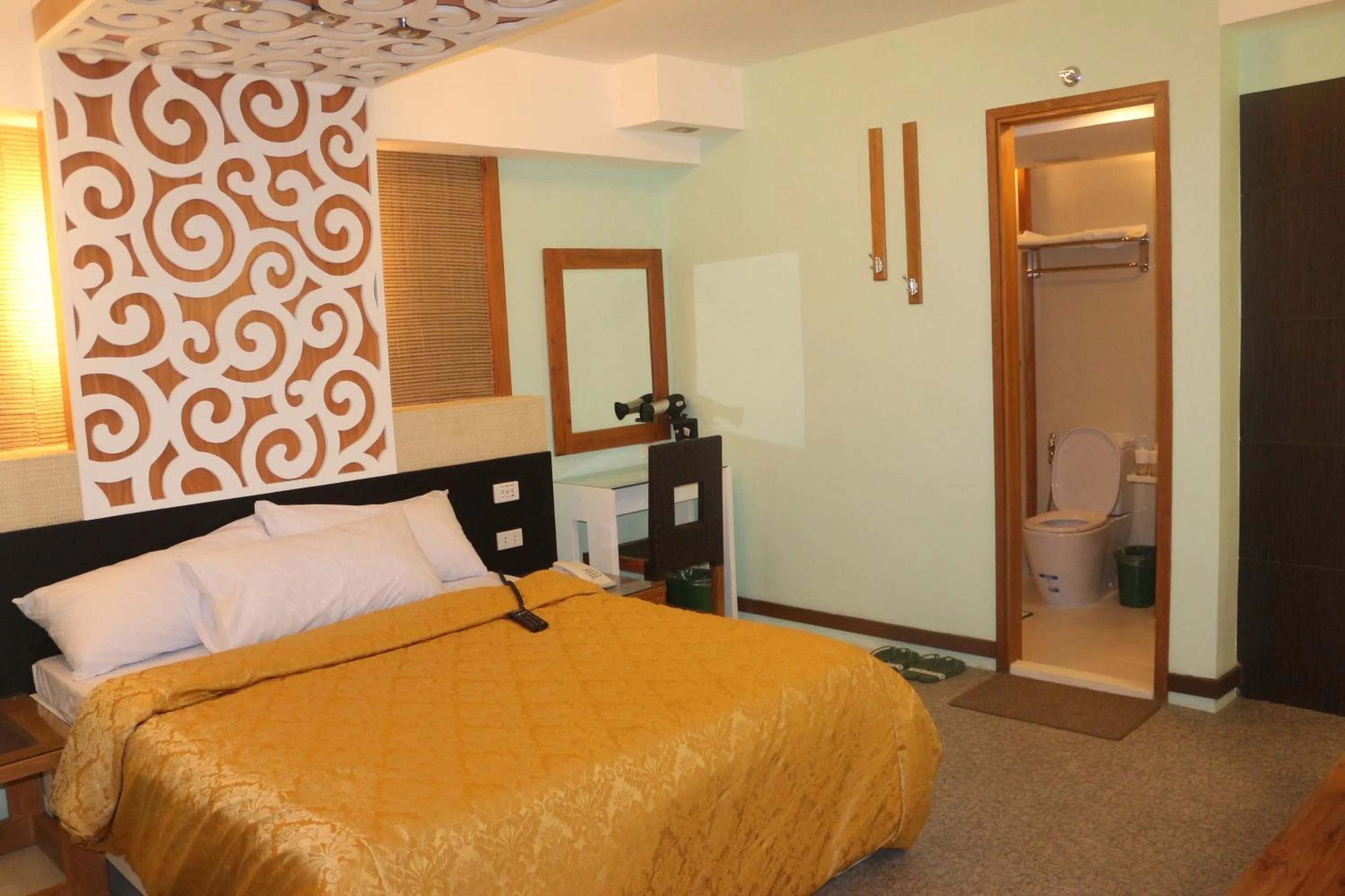 Bed in Eurotel Boracay