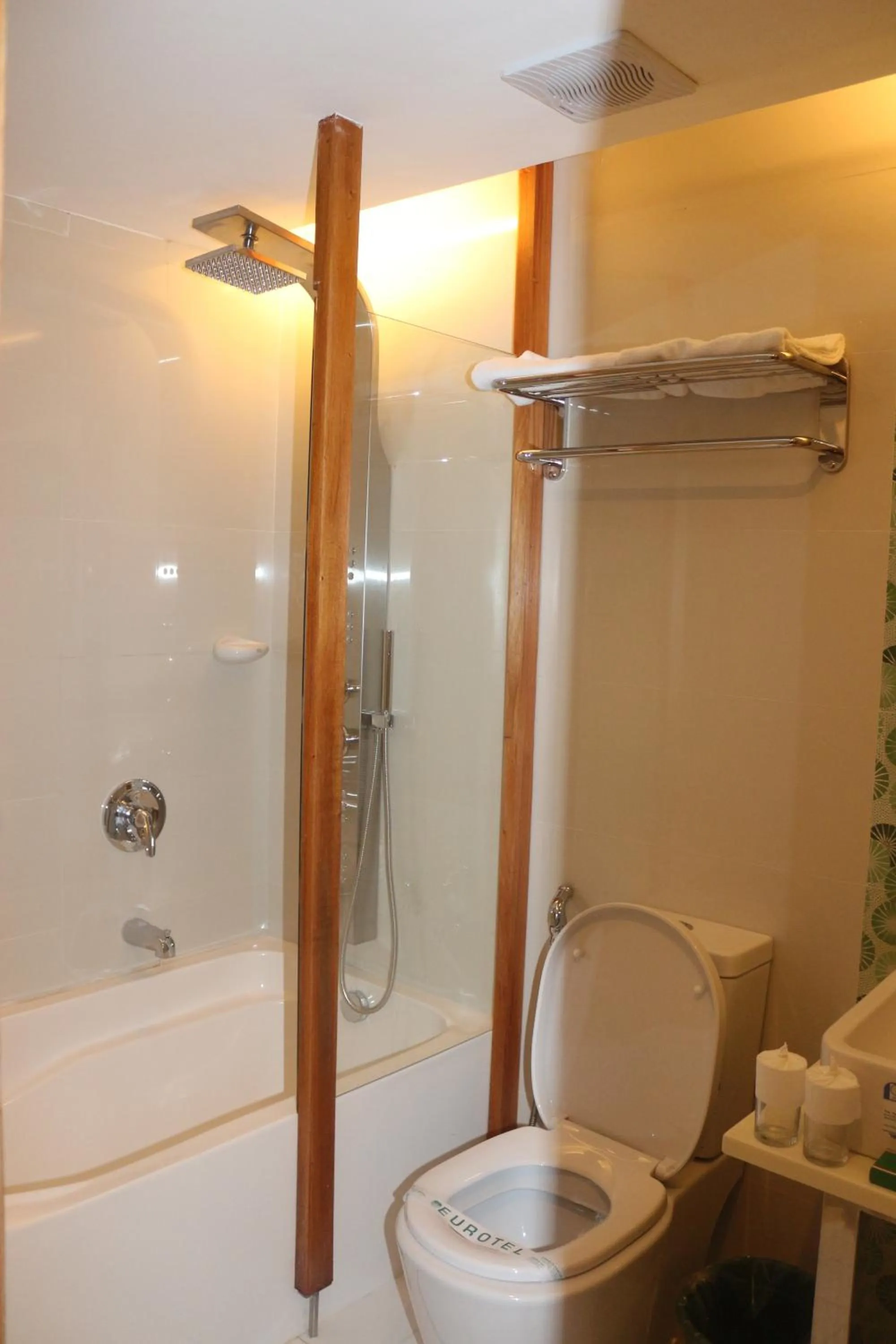 Bathroom in Eurotel Boracay