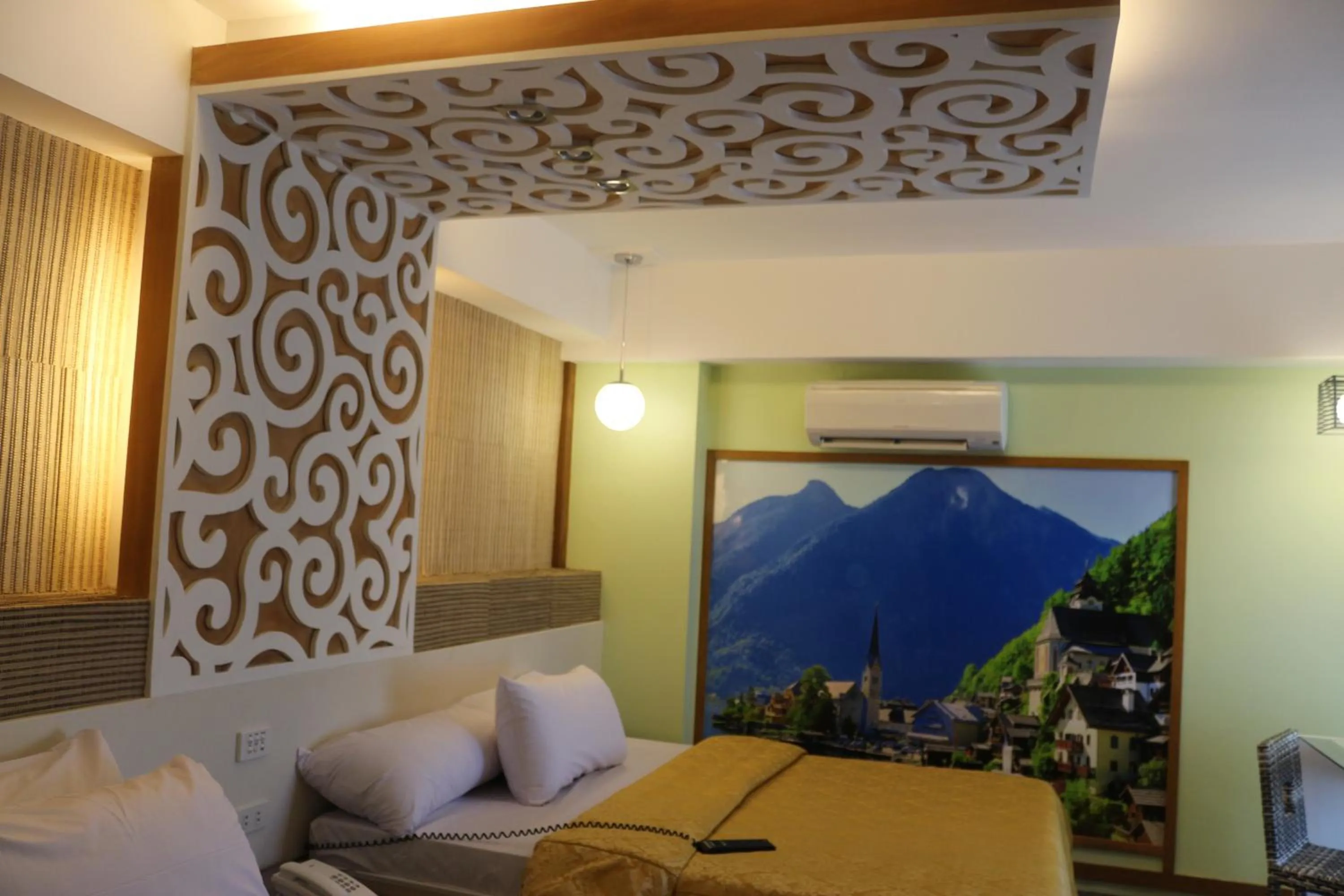 Bed in Eurotel Boracay