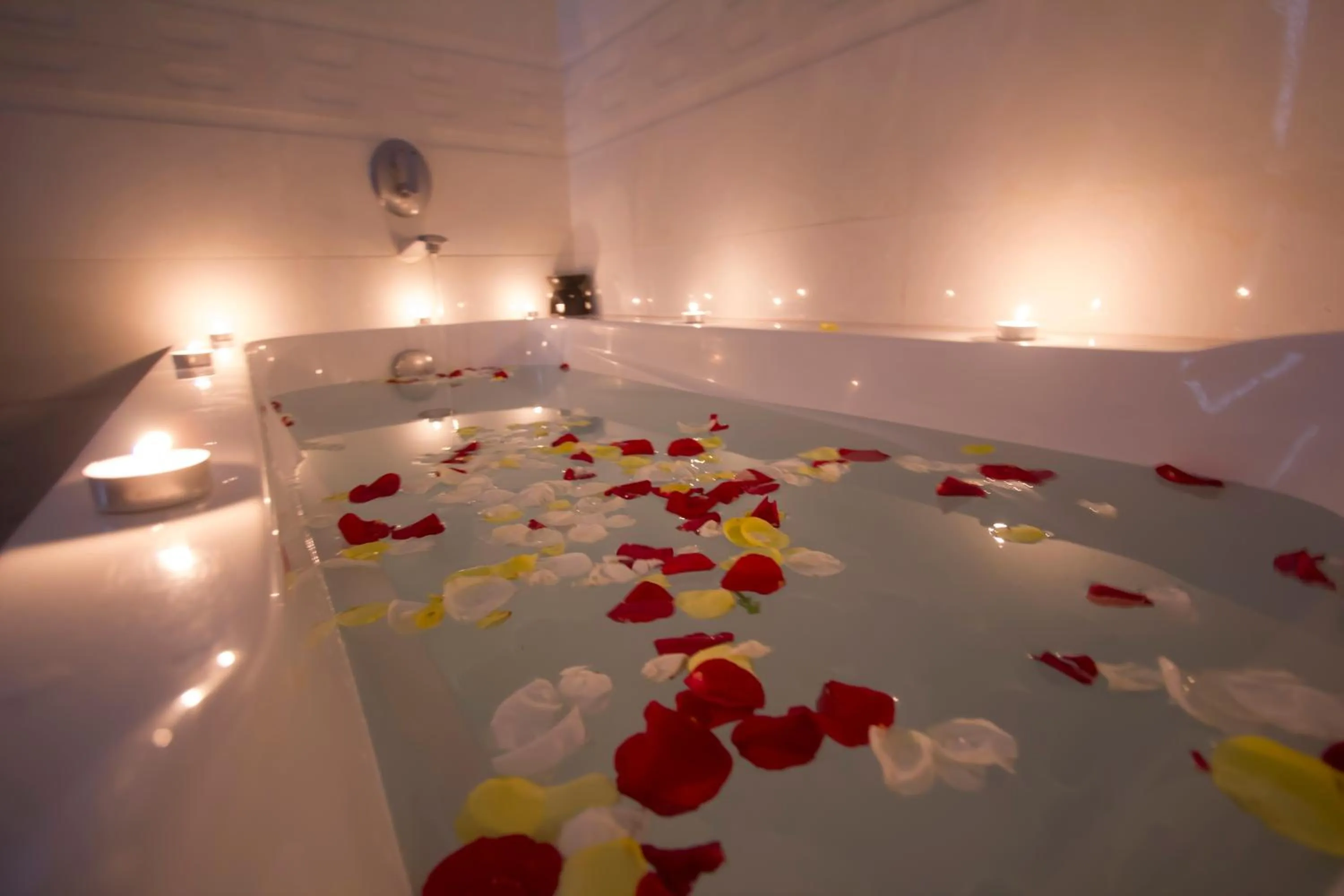 Bathroom in Good Luck Day Hotel & Apartment