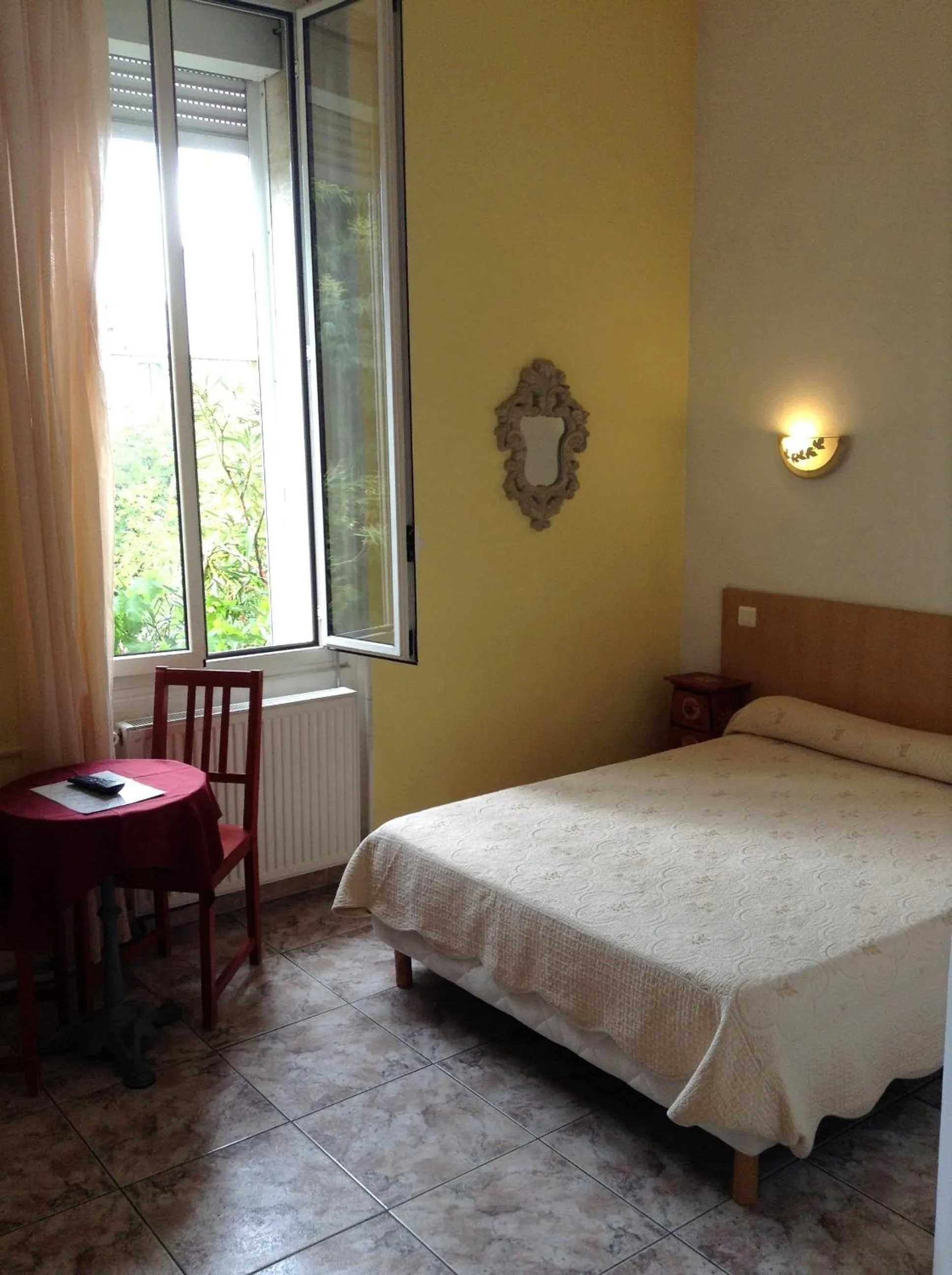 Bed in Hotel Acapulco