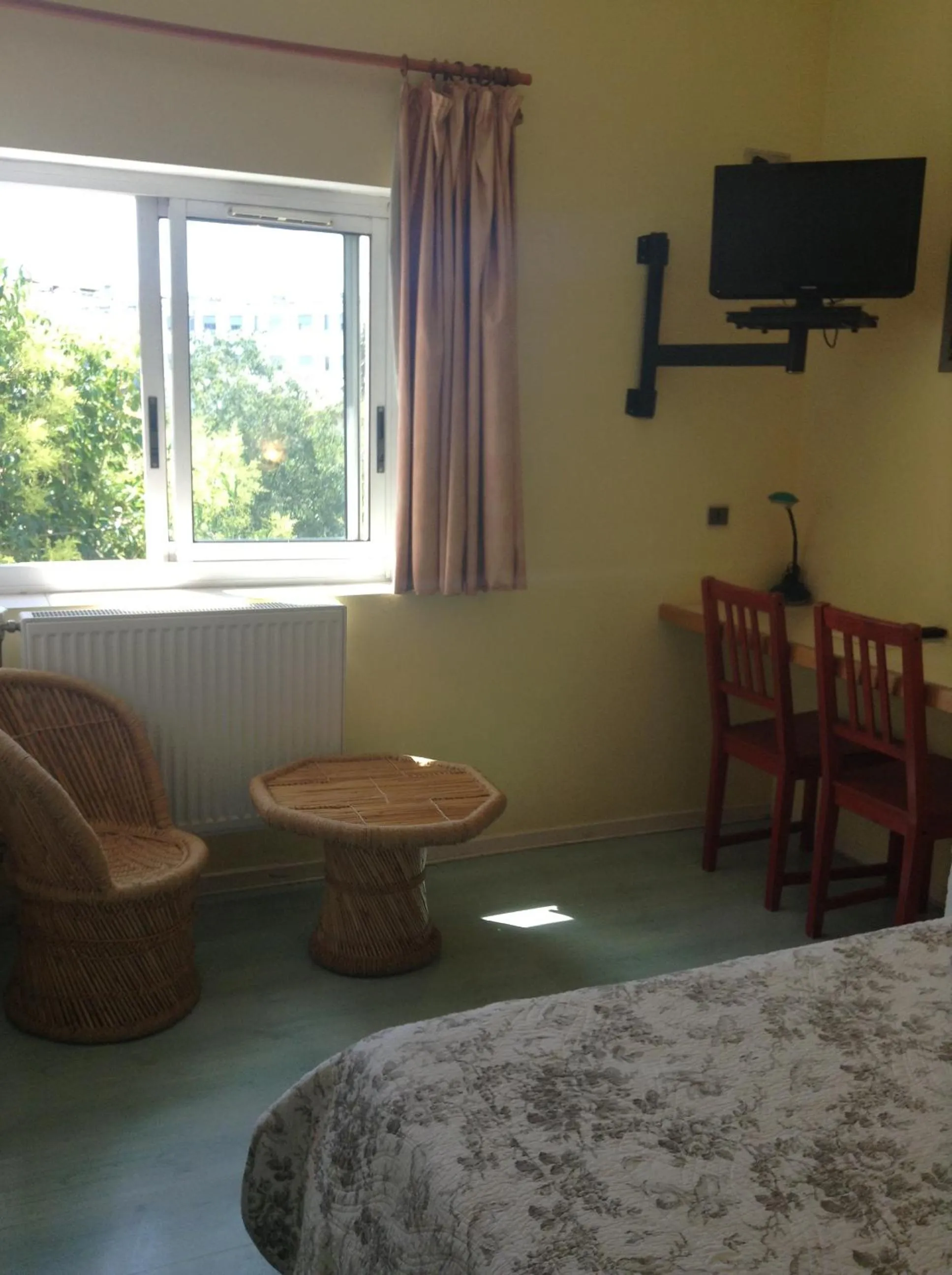 Photo of the whole room in Hotel Acapulco