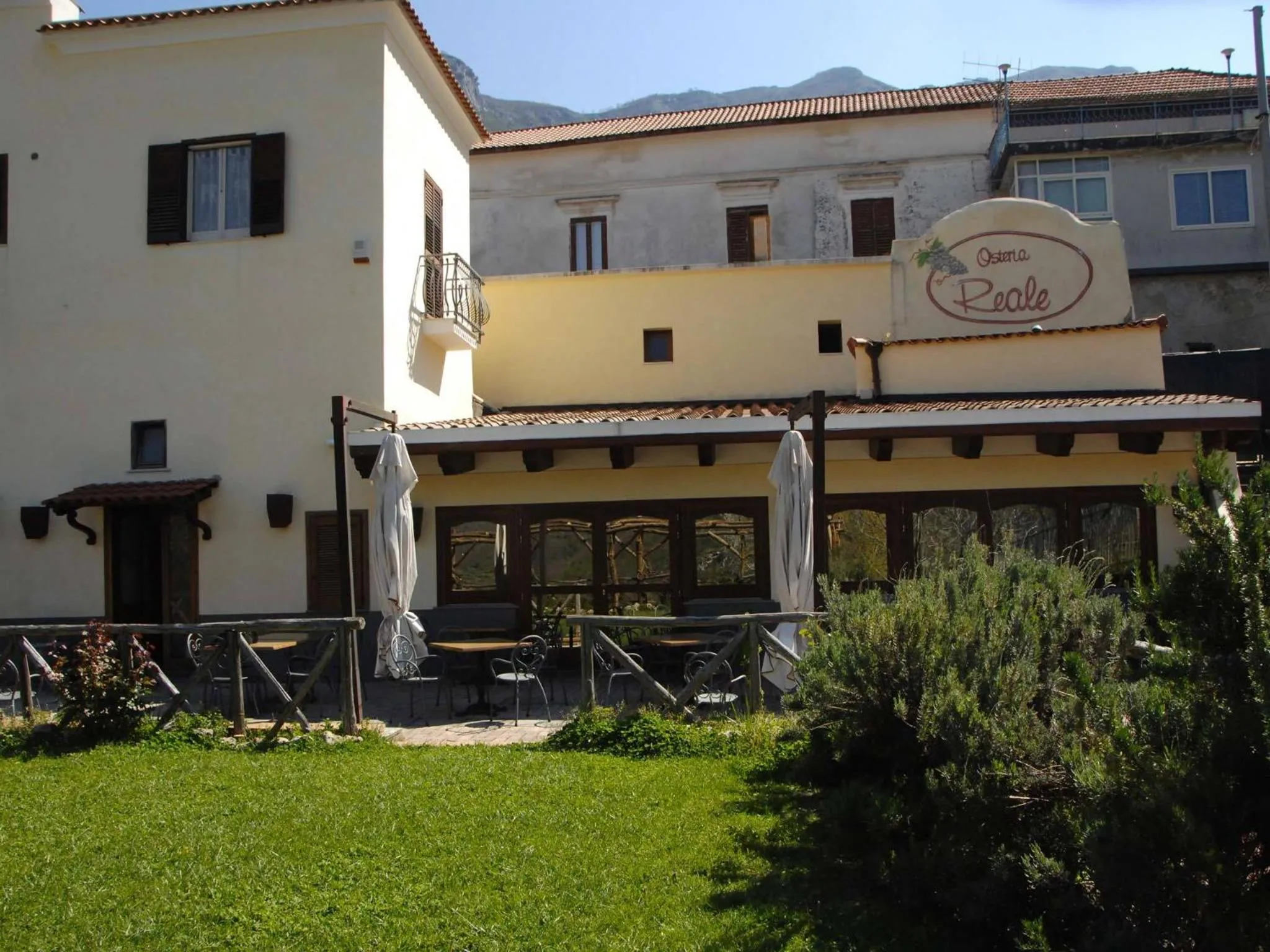 Property logo or sign in B&B Reale