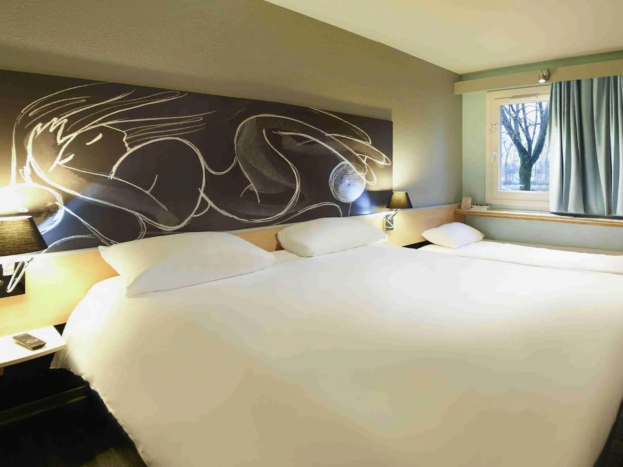 Bedroom, Bed in ibis Bourg en Bresse