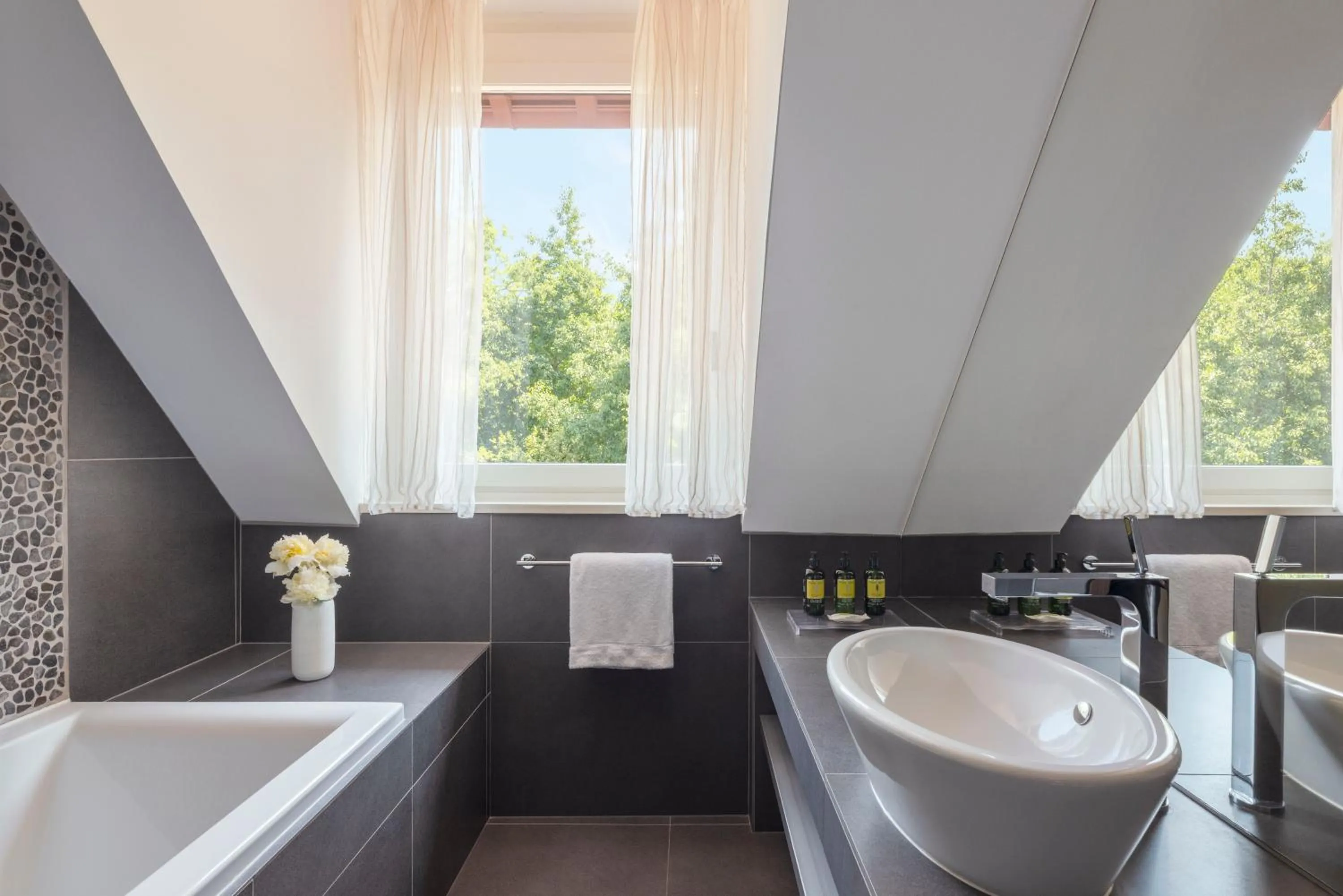 Bathroom in Hôtel Ermitage