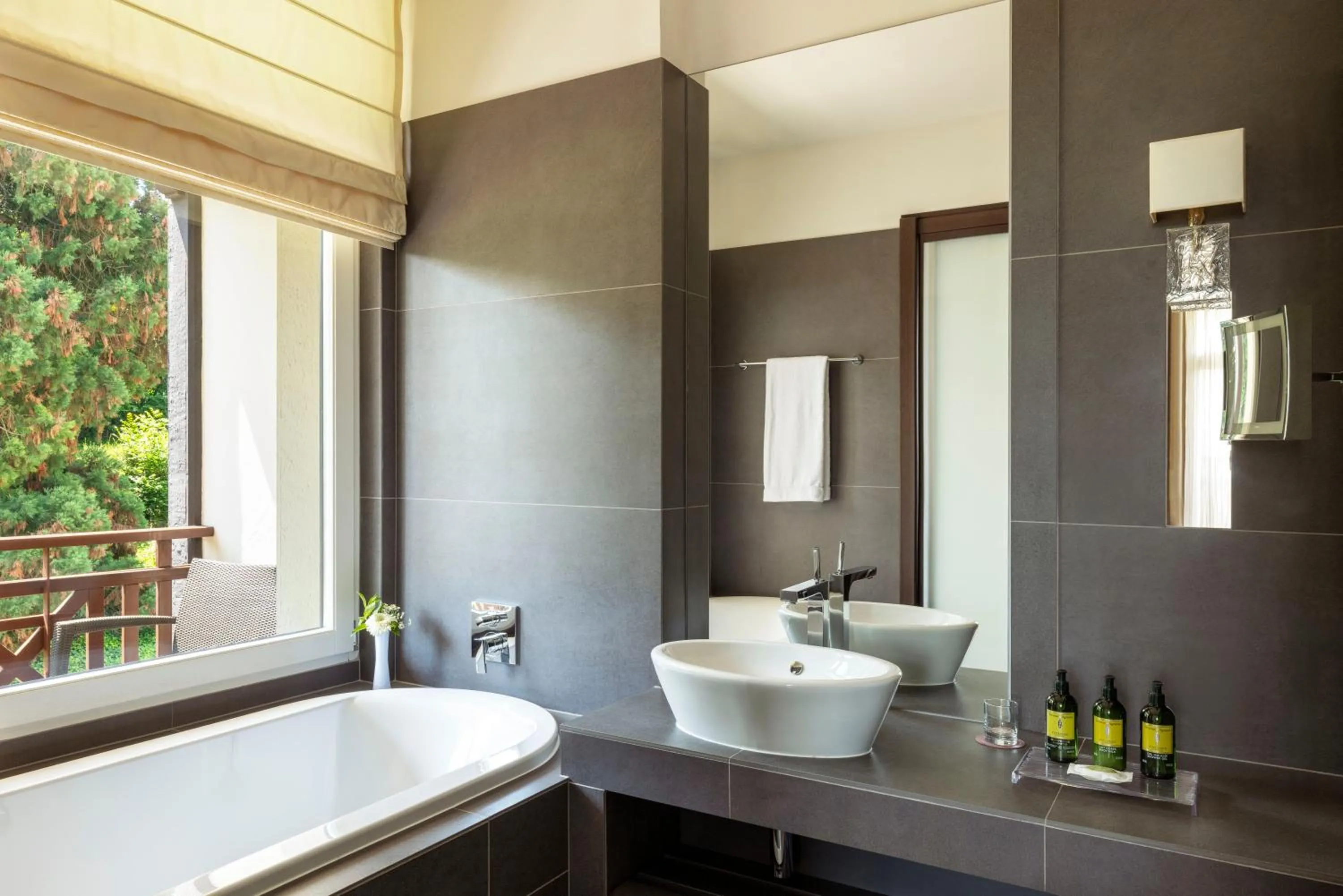 Bathroom in Hôtel Ermitage