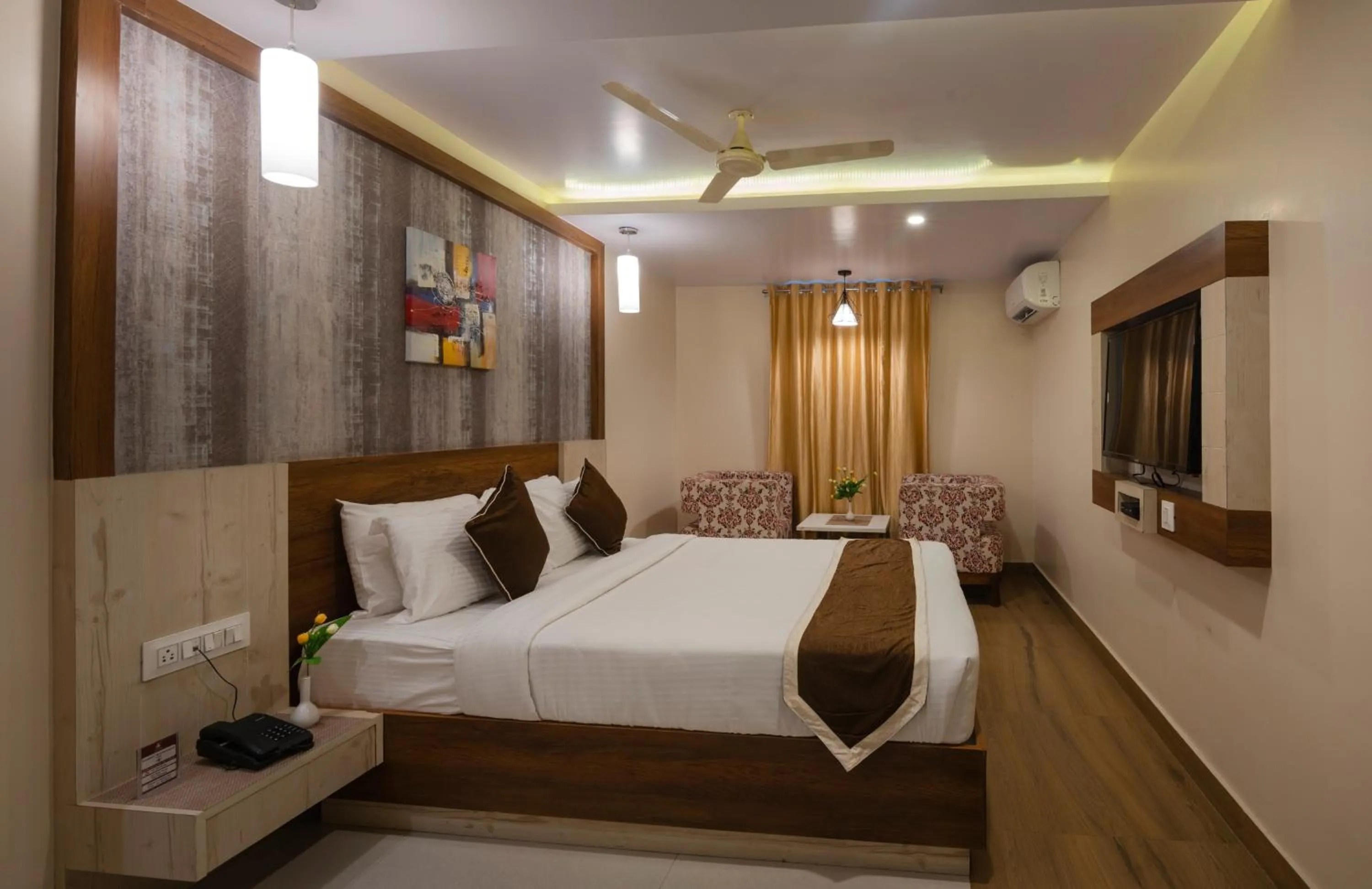 Photo of the whole room, Bed in Hotel Monarch International