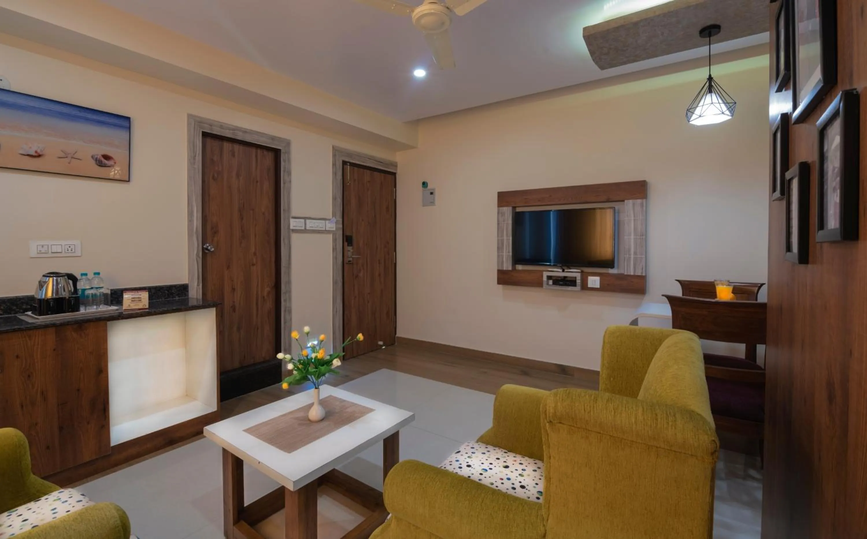 Seating area in Hotel Monarch International