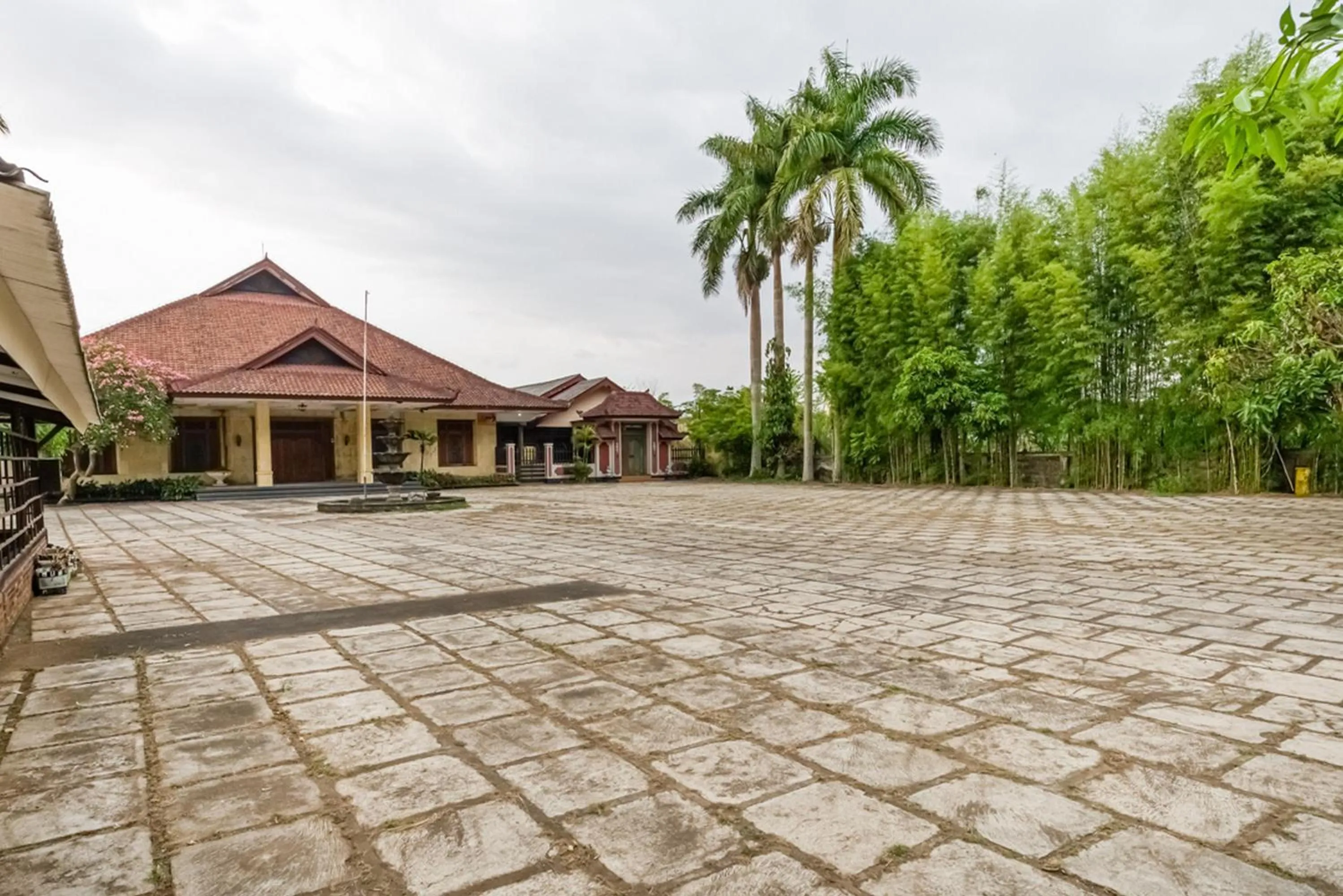 RedDoorz Syariah near Gor Ken Arok