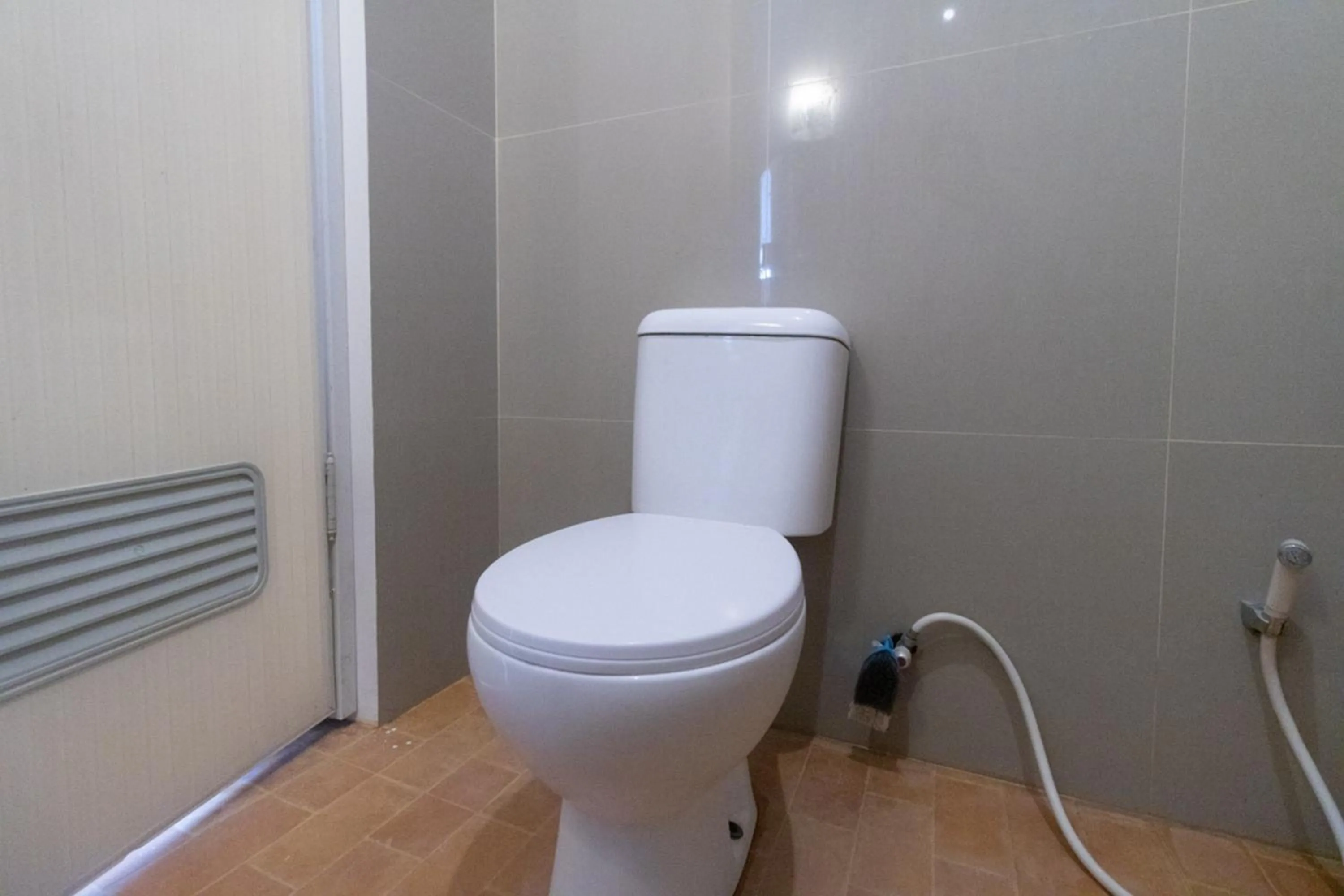 Bathroom in RedDoorz Syariah At Winong Nganjuk