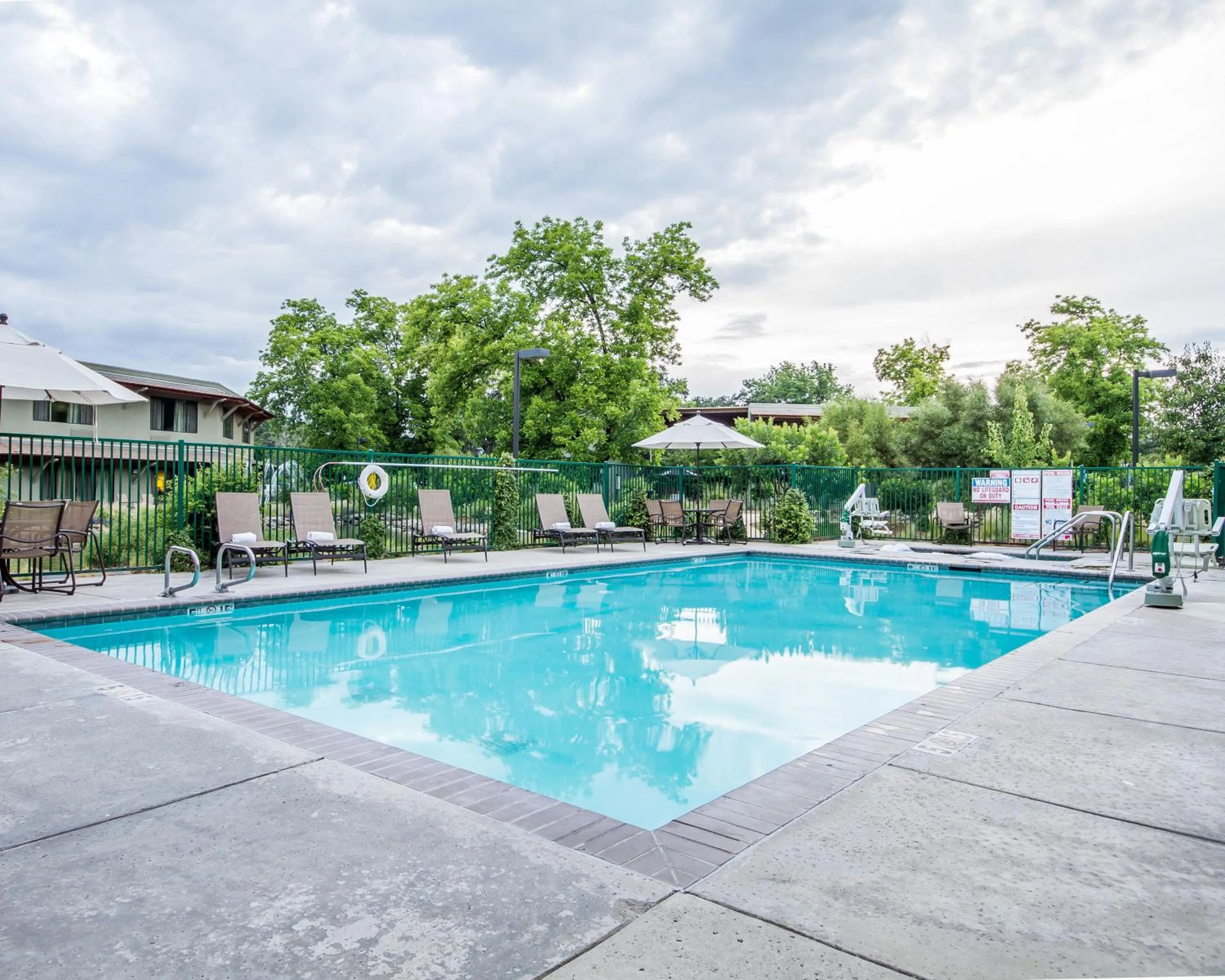 Swimming pool in Gaia Hotel & Spa Redding, an Ascend Collection Hotel