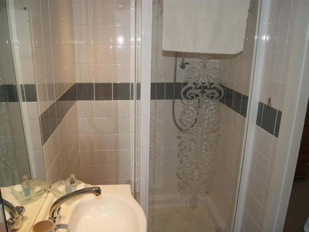 Bathroom in King's Arms