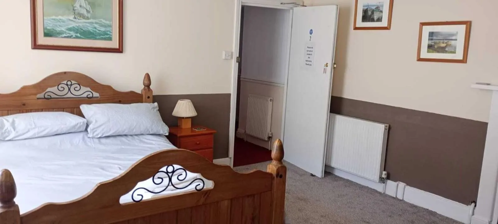 Bedroom in King's Arms