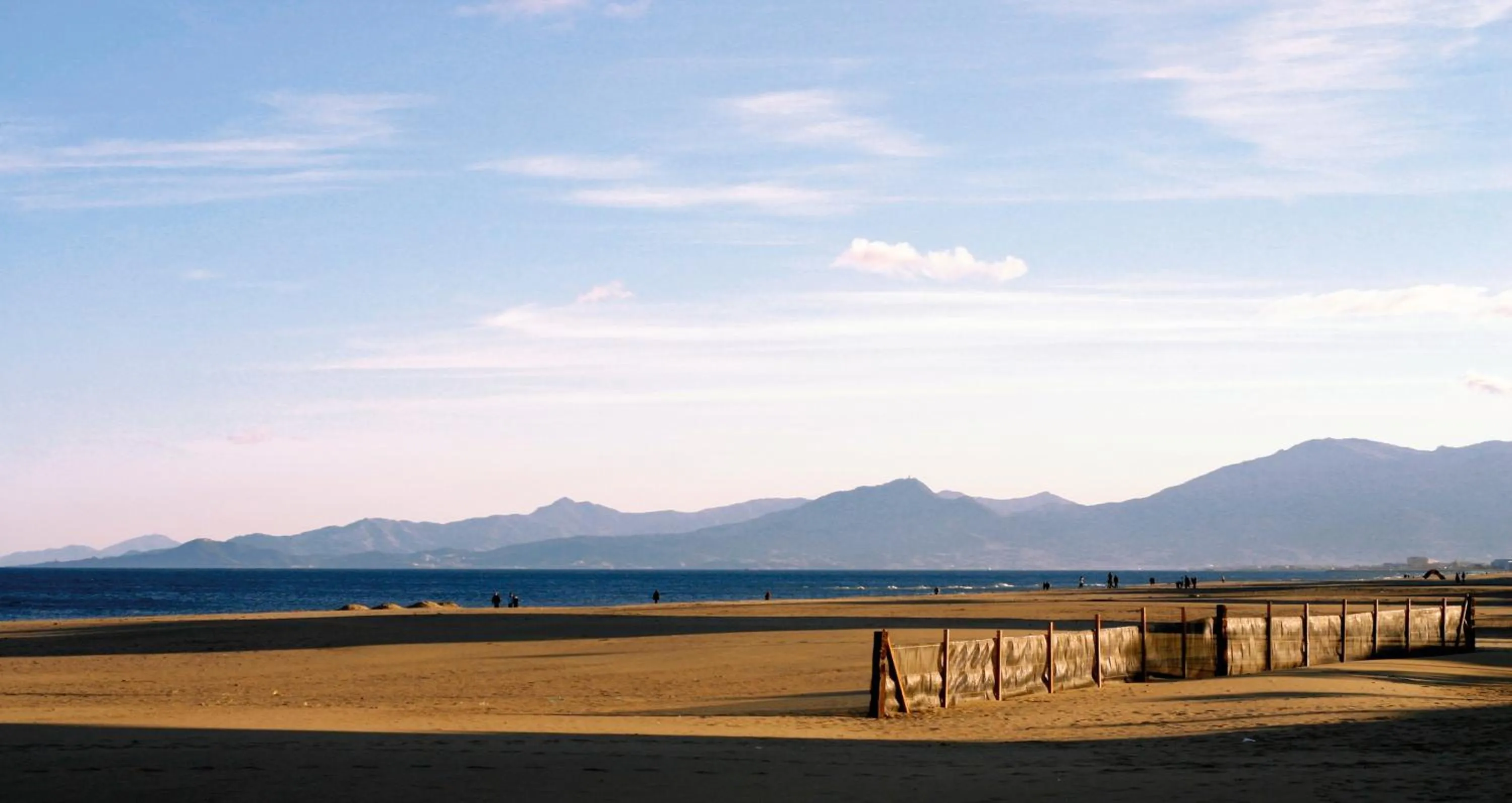 Beach in Résidence Les Flamants Roses