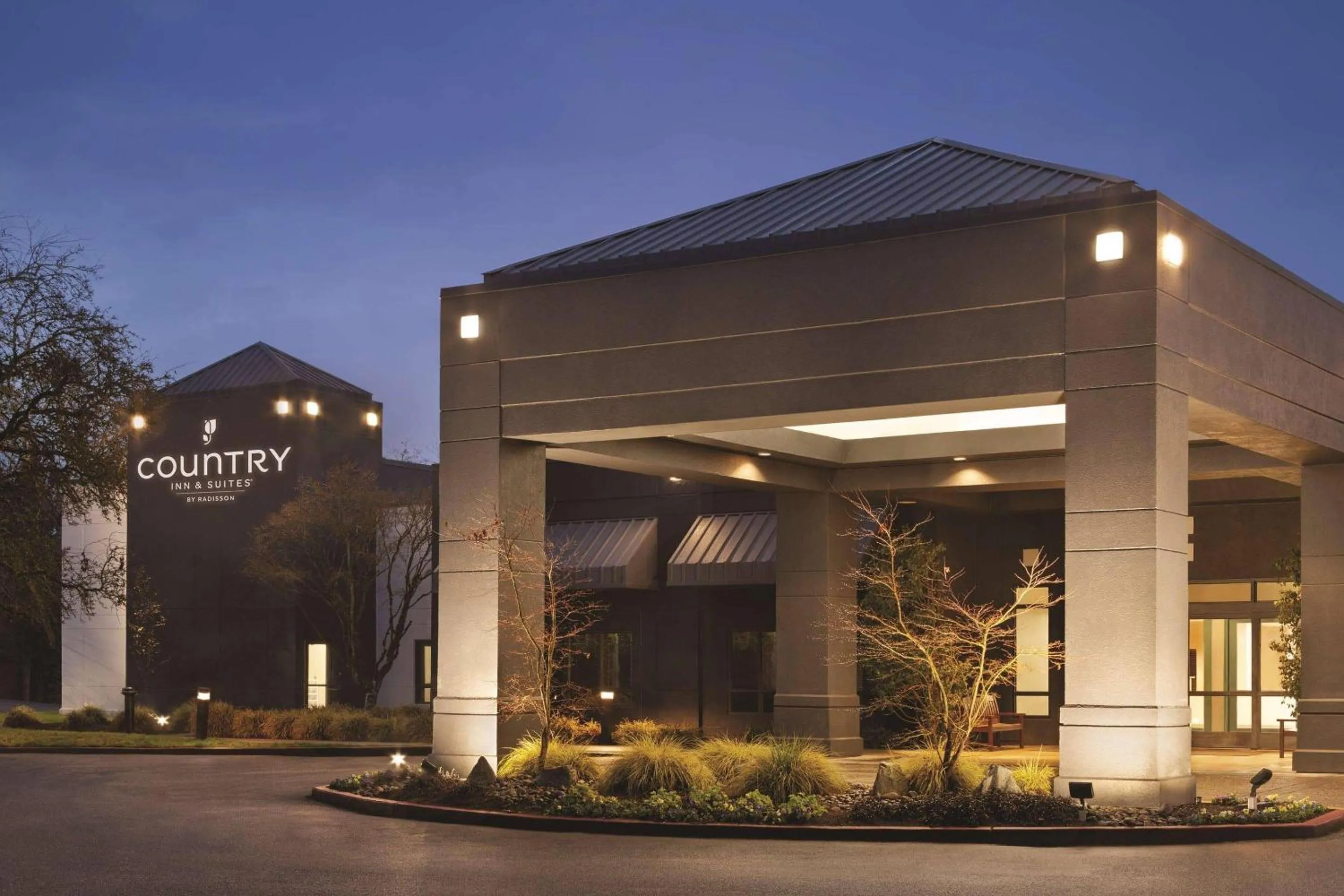Property building in Country Inn & Suites by Radisson, Seattle-Bothell, WA