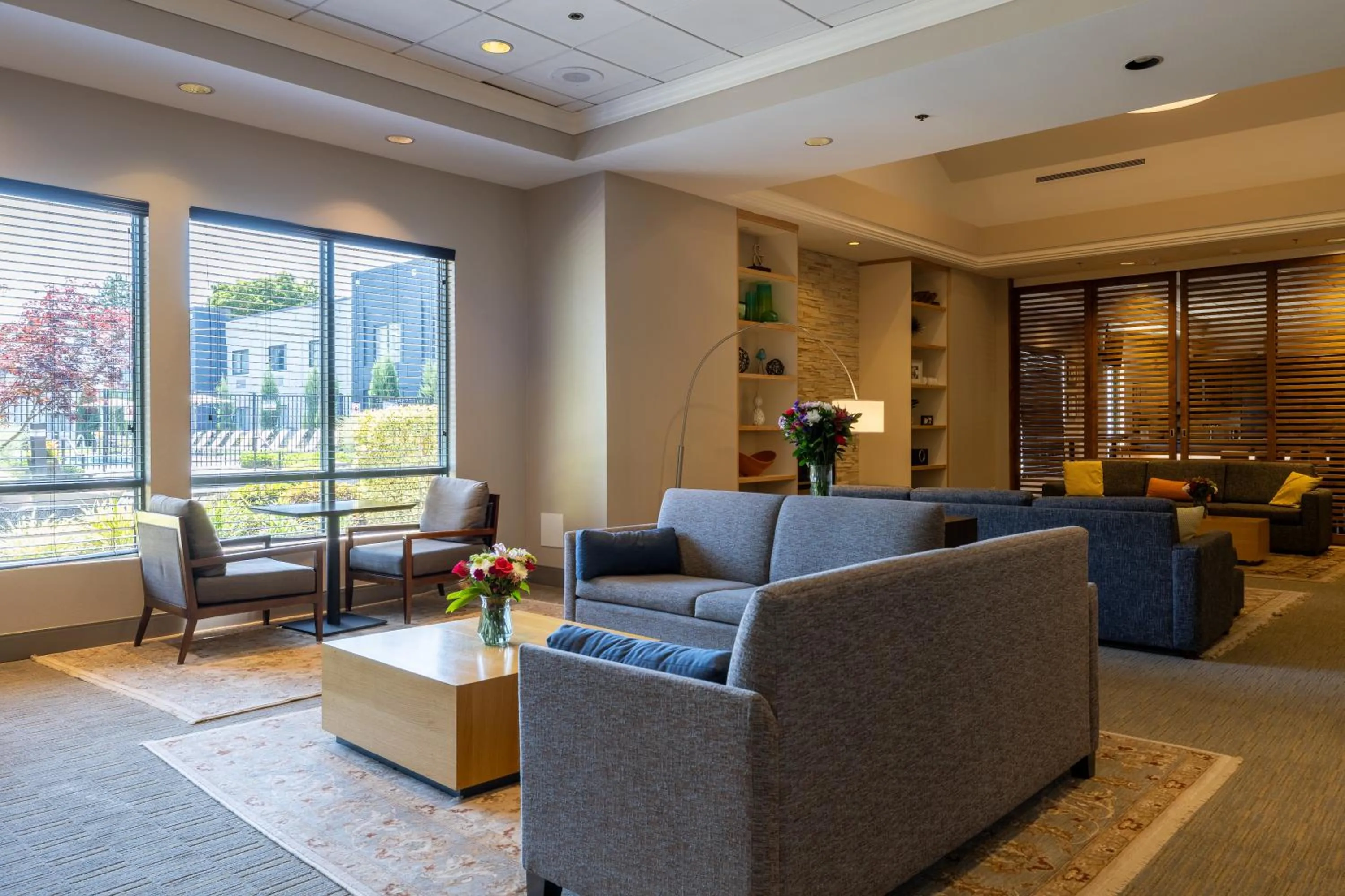 Lobby or reception in Country Inn & Suites by Radisson, Seattle-Bothell, WA
