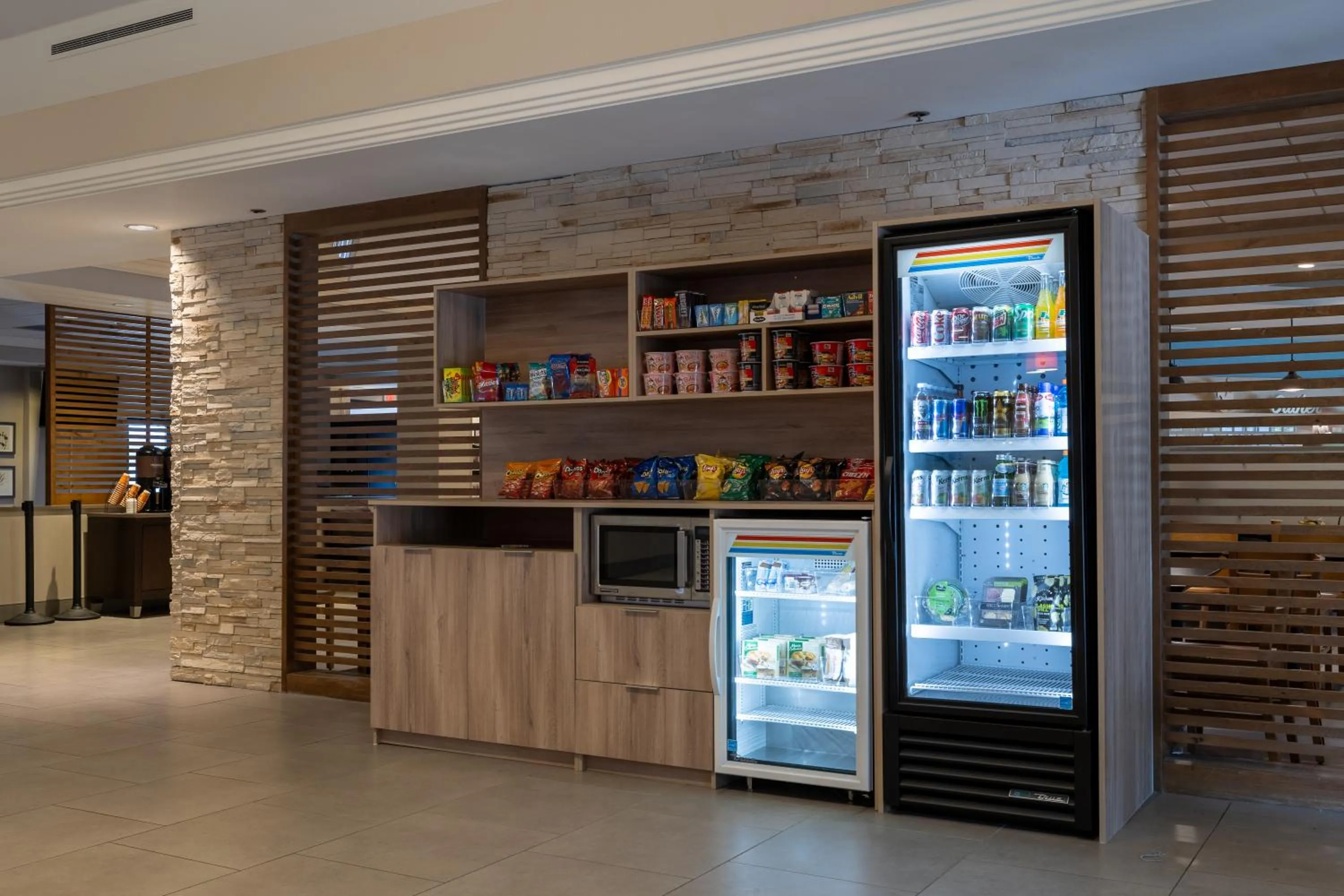 Food and drinks in Country Inn & Suites by Radisson, Seattle-Bothell, WA