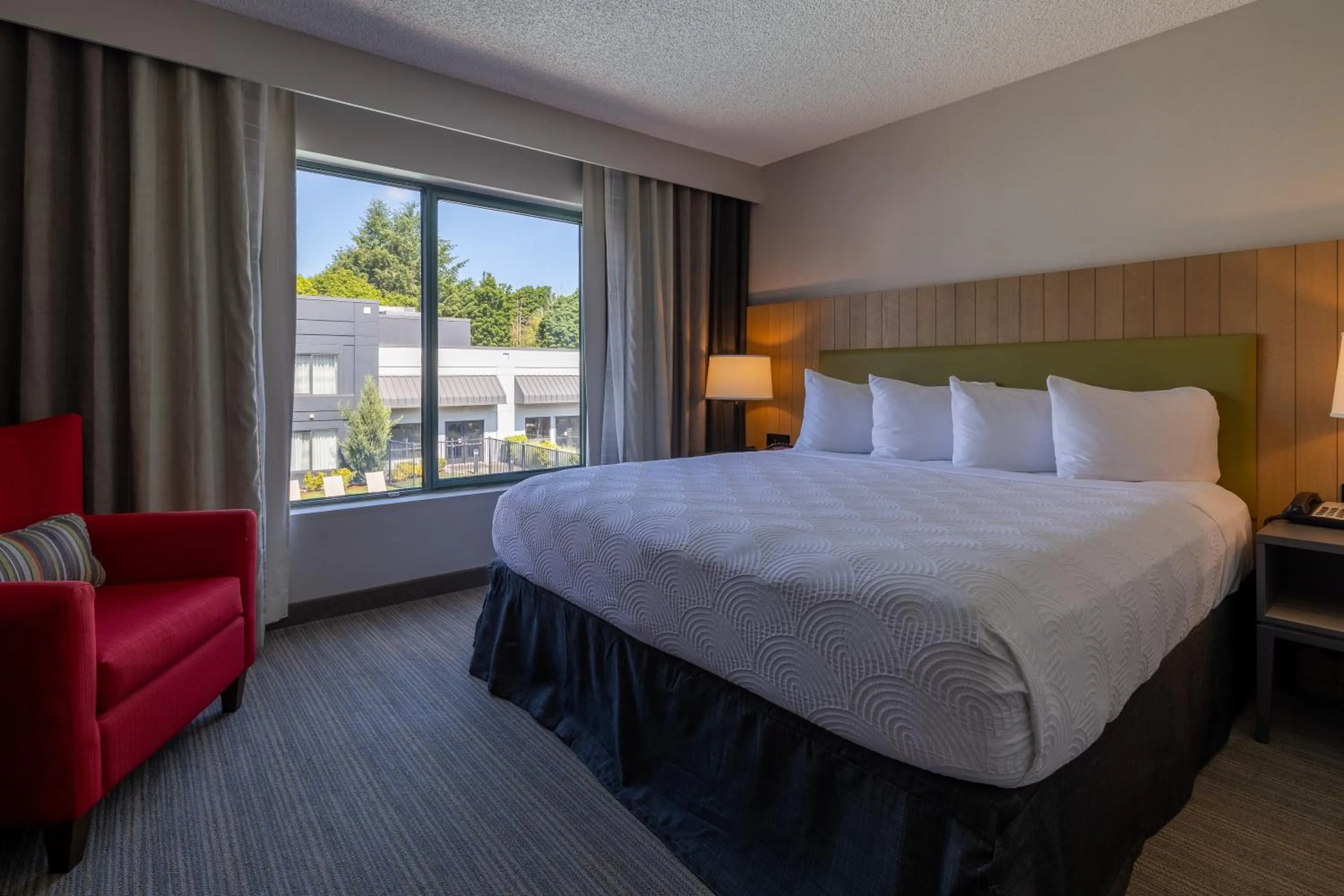 View (from property/room), Bed in Country Inn & Suites by Radisson, Seattle-Bothell, WA
