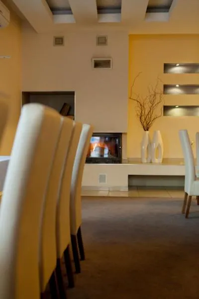 Restaurant/places to eat in Hotel Dodo