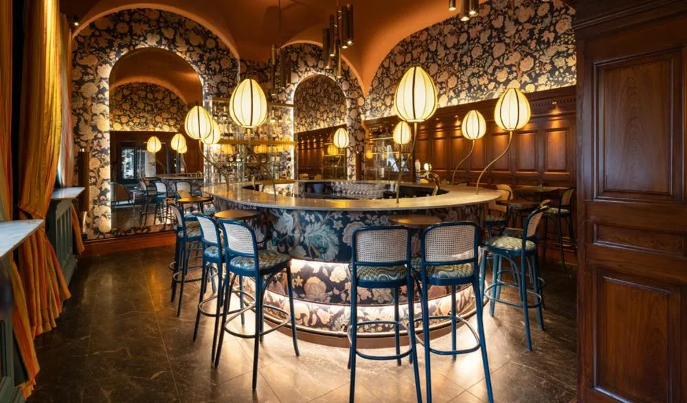 Lounge or bar in WIDE Hotel