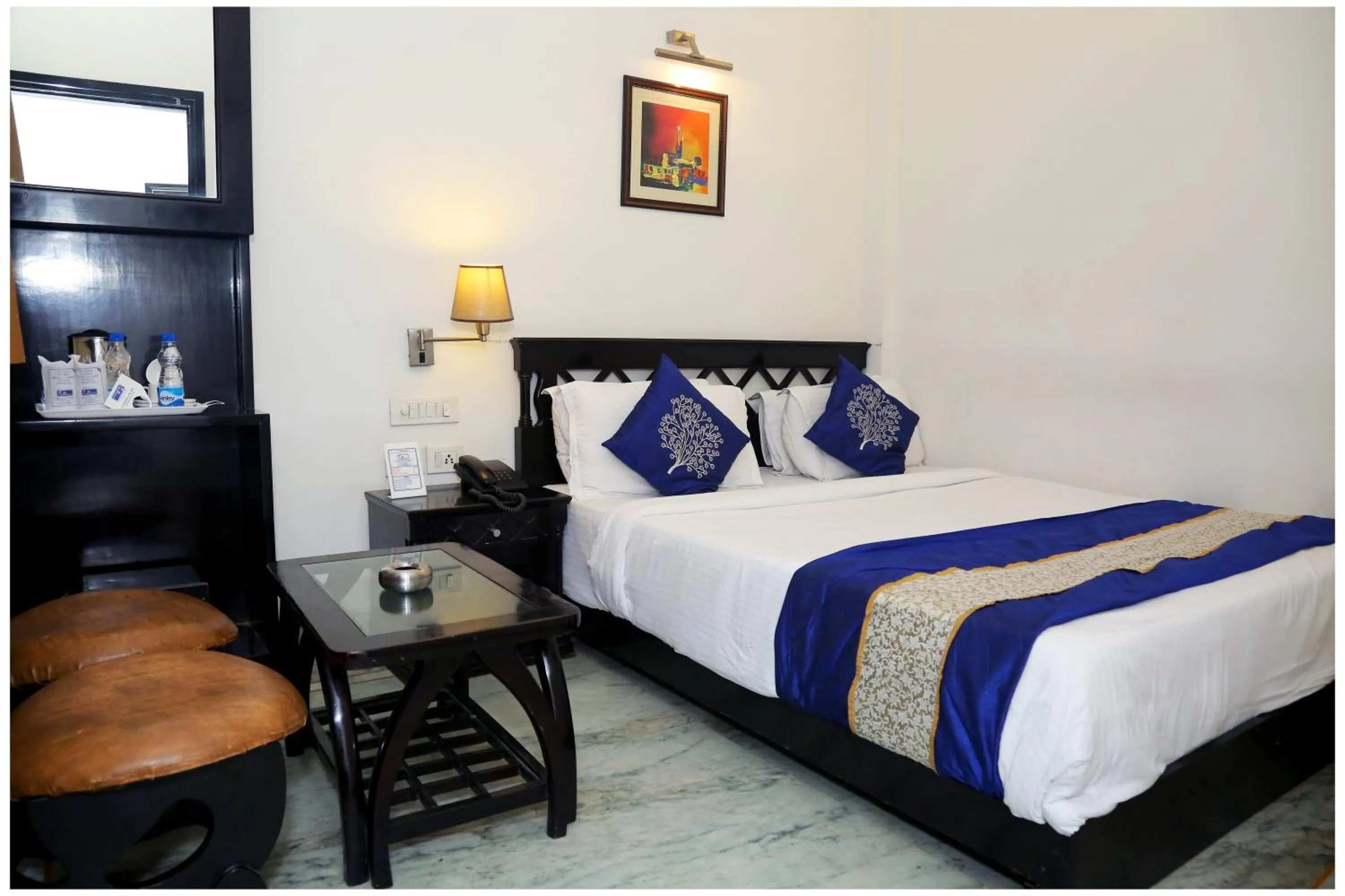 Photo of the whole room, Bed in Hotel The R Blues - Near IGI Airport New Delhi