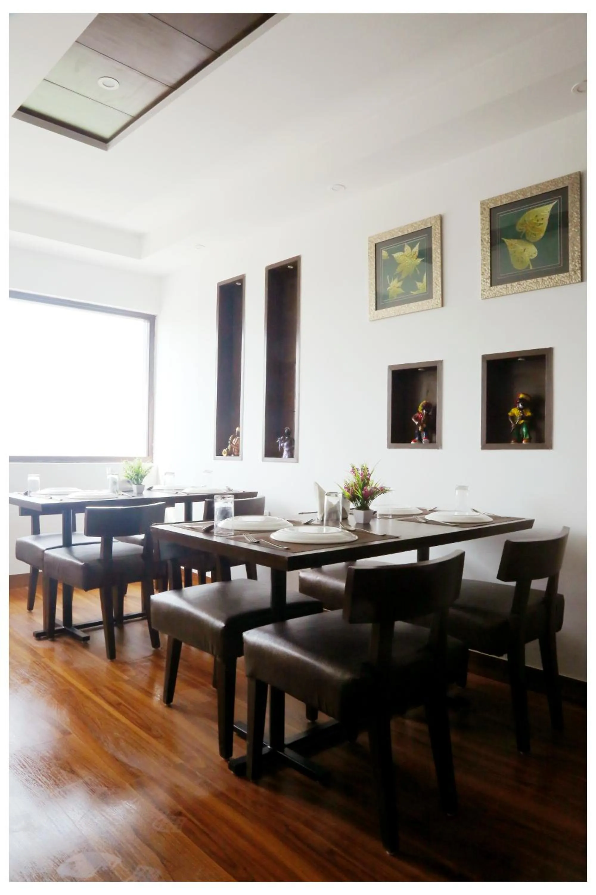 Meals in Hotel The R Blues - Near IGI Airport New Delhi