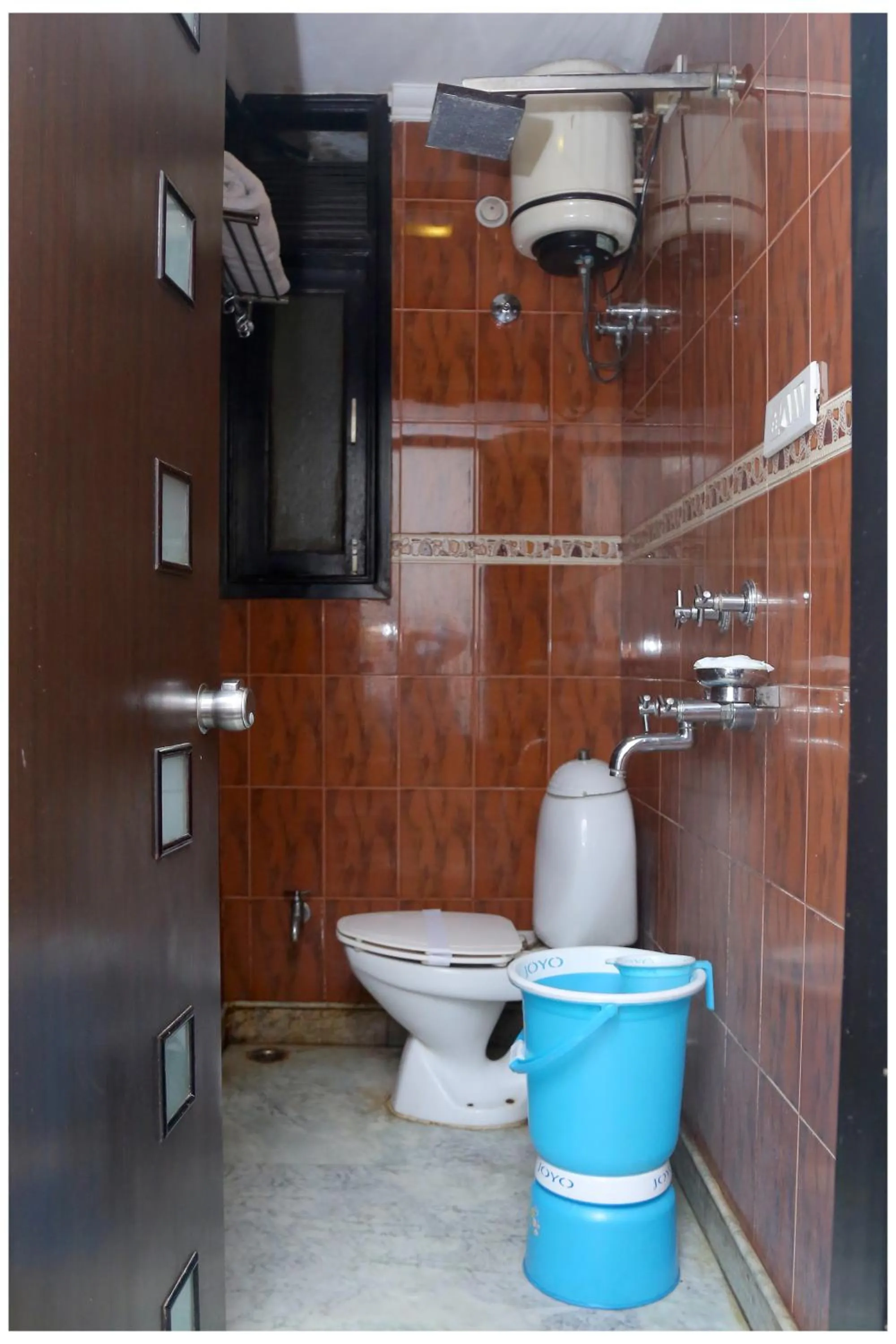 Bathroom in Hotel The R Blues - Near IGI Airport New Delhi