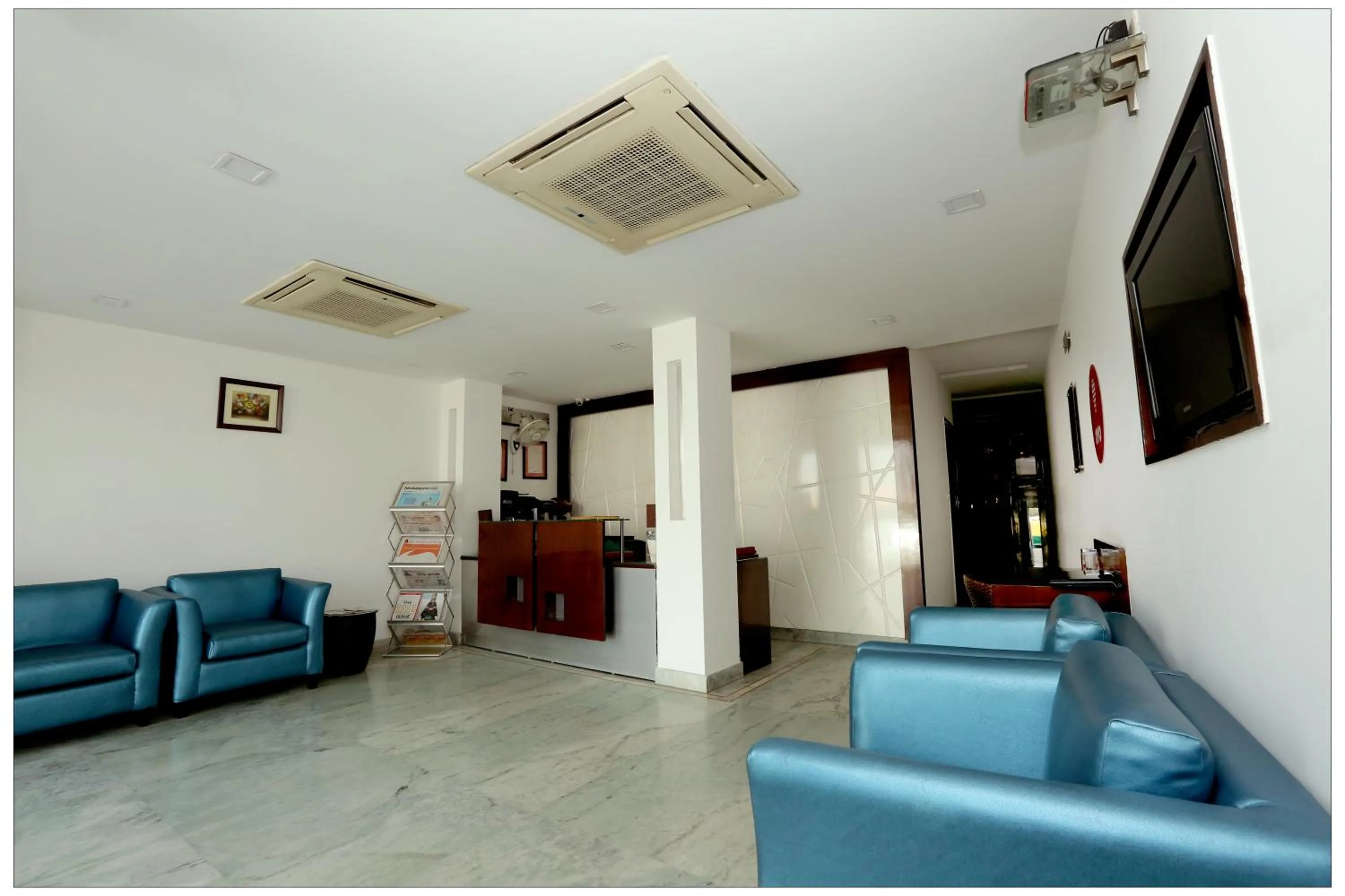 Lobby or reception in Hotel The R Blues - Near IGI Airport New Delhi