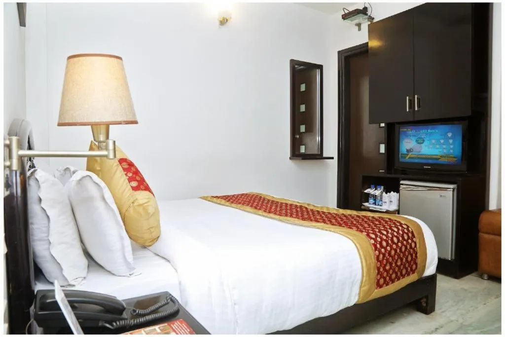 Bed in Hotel The R Blues - Near IGI Airport New Delhi