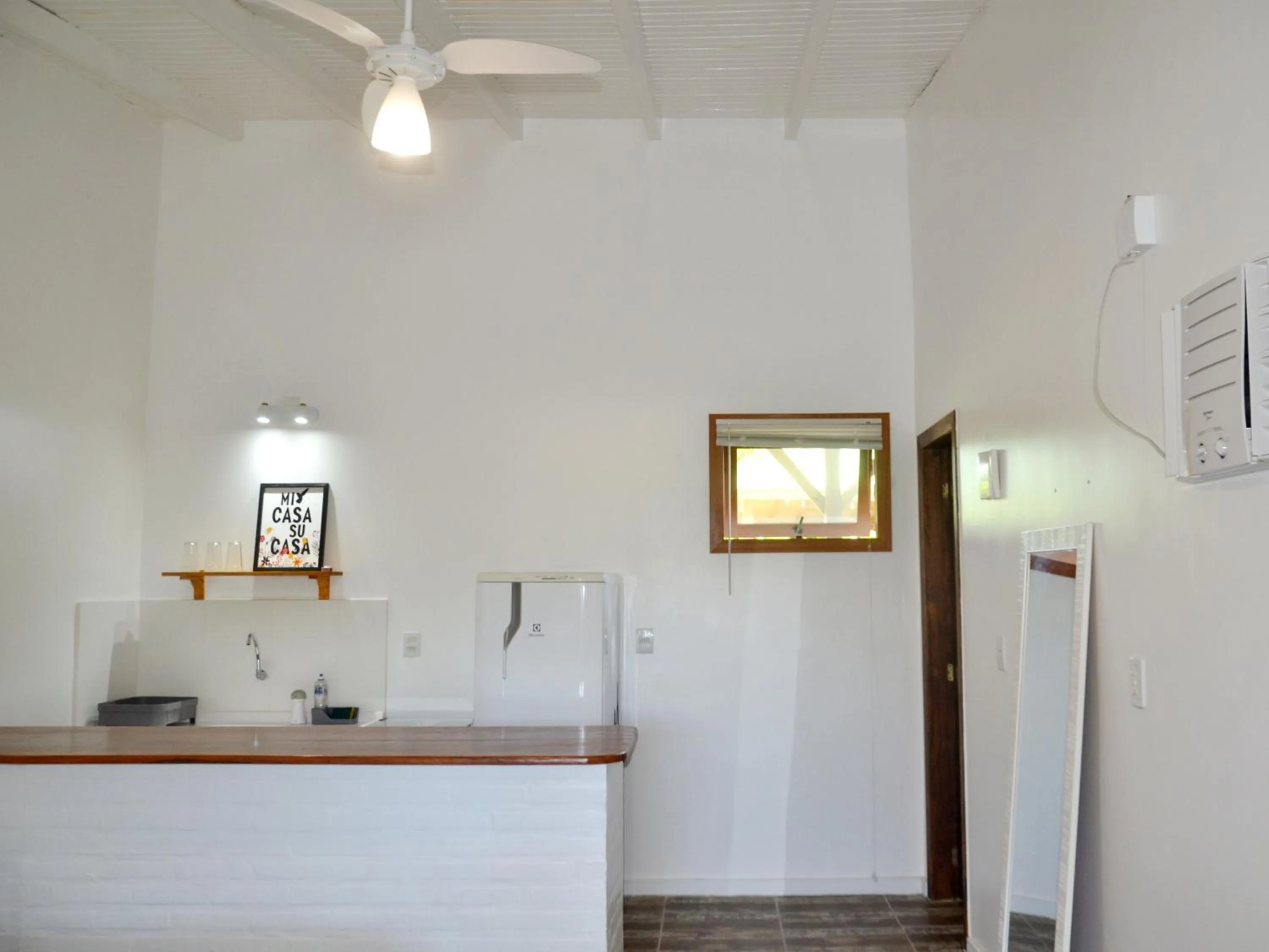 Kitchen or kitchenette in Pousada la Boheme Guarda do Embaú - SC