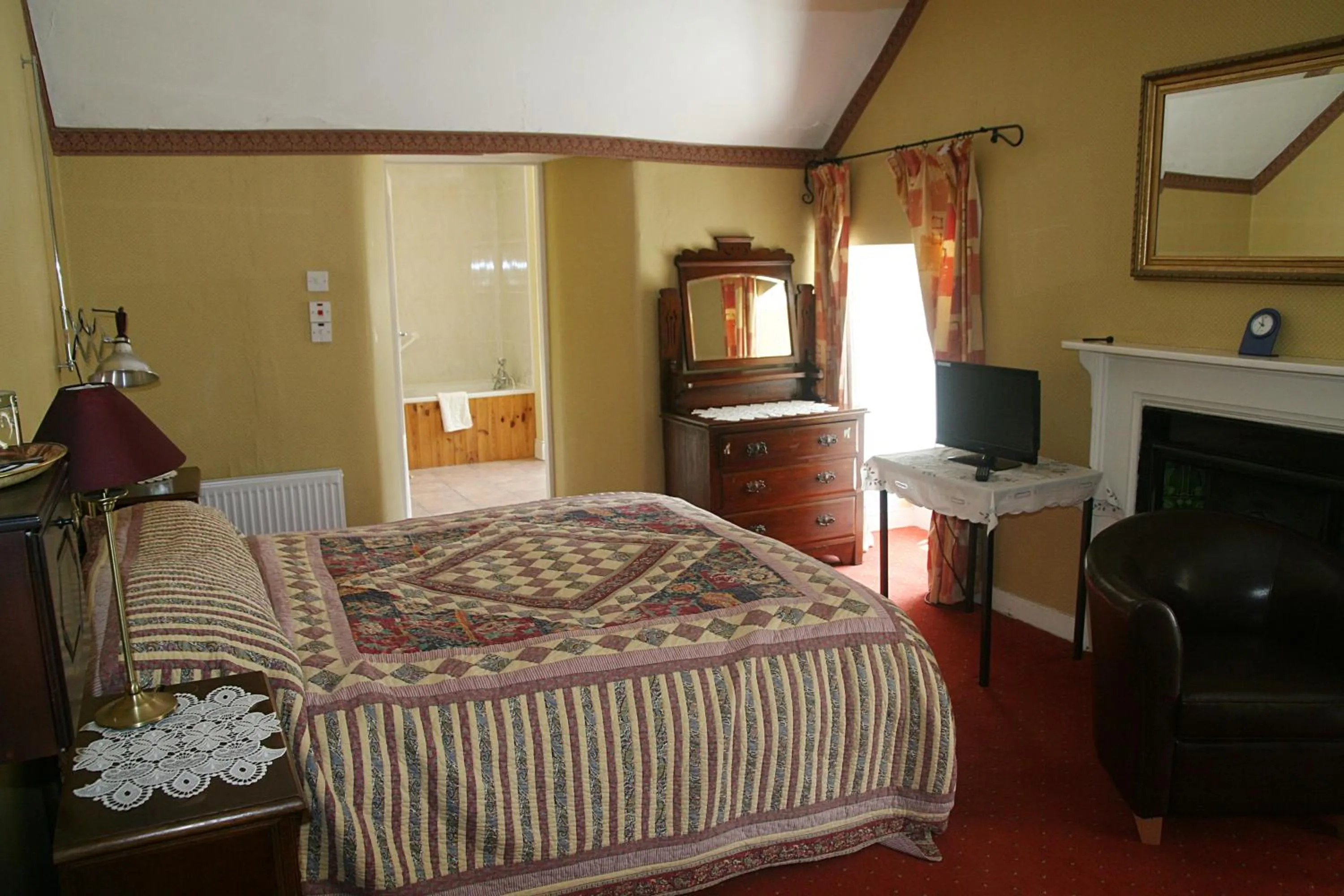 Bed in Muxnaw Lodge