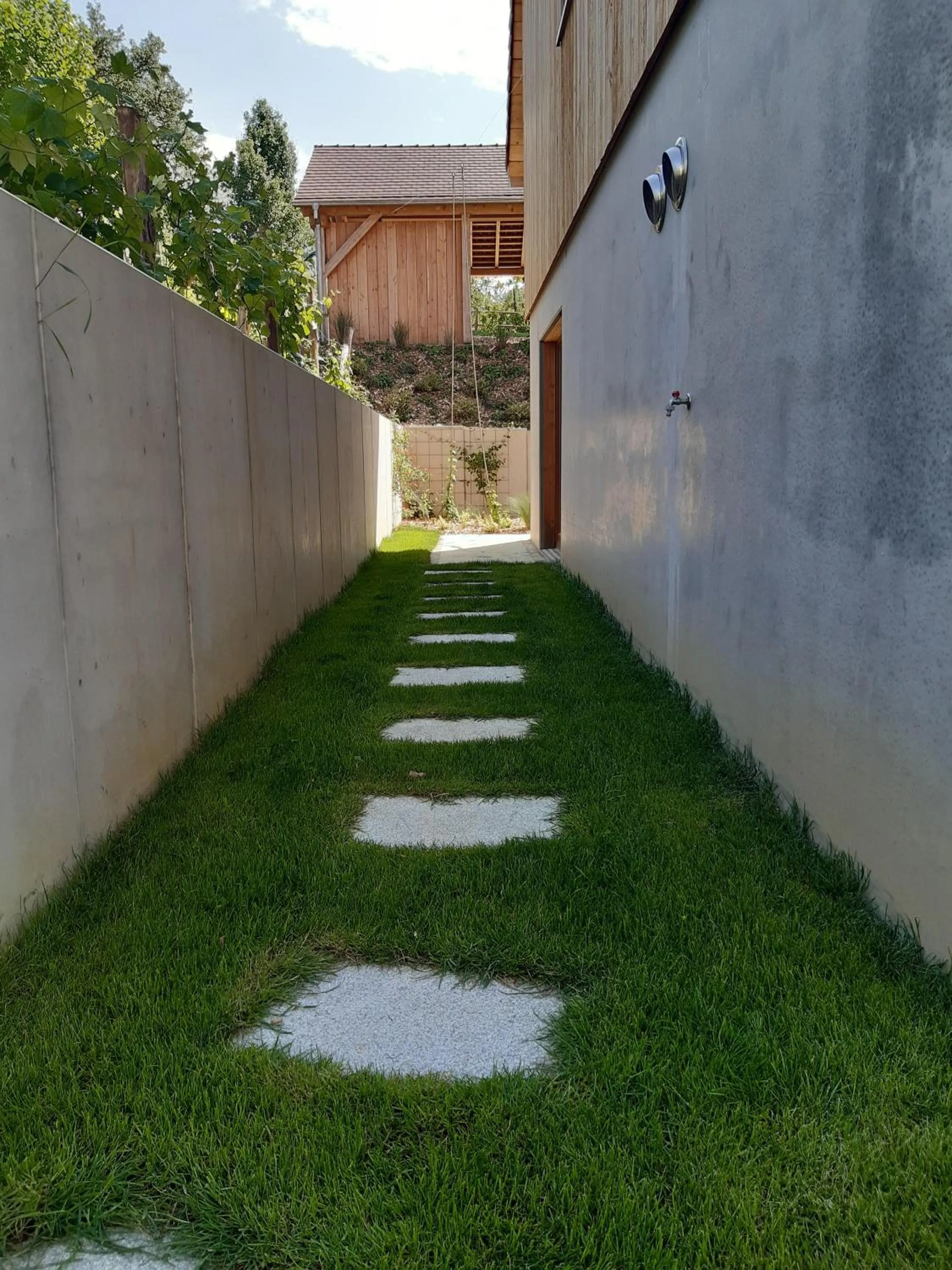 Property building in Les Granges Modernes