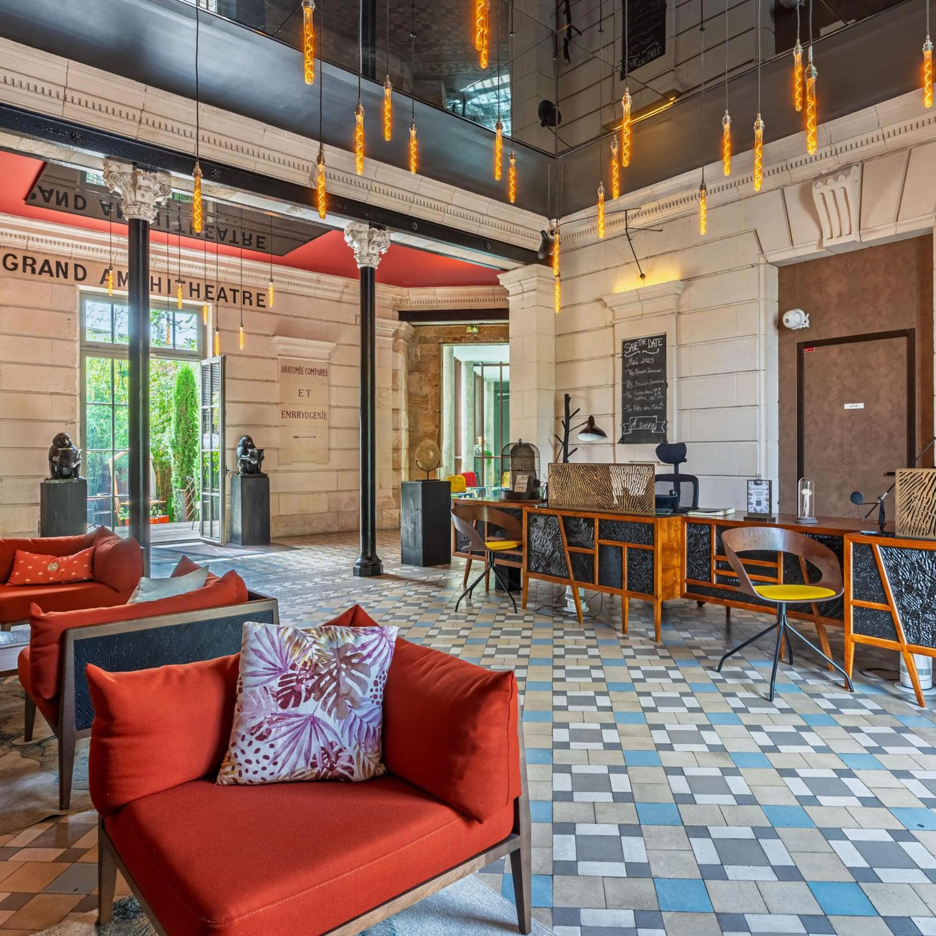 Lobby or reception in Hotel La Zoologie & Spa Bordeaux