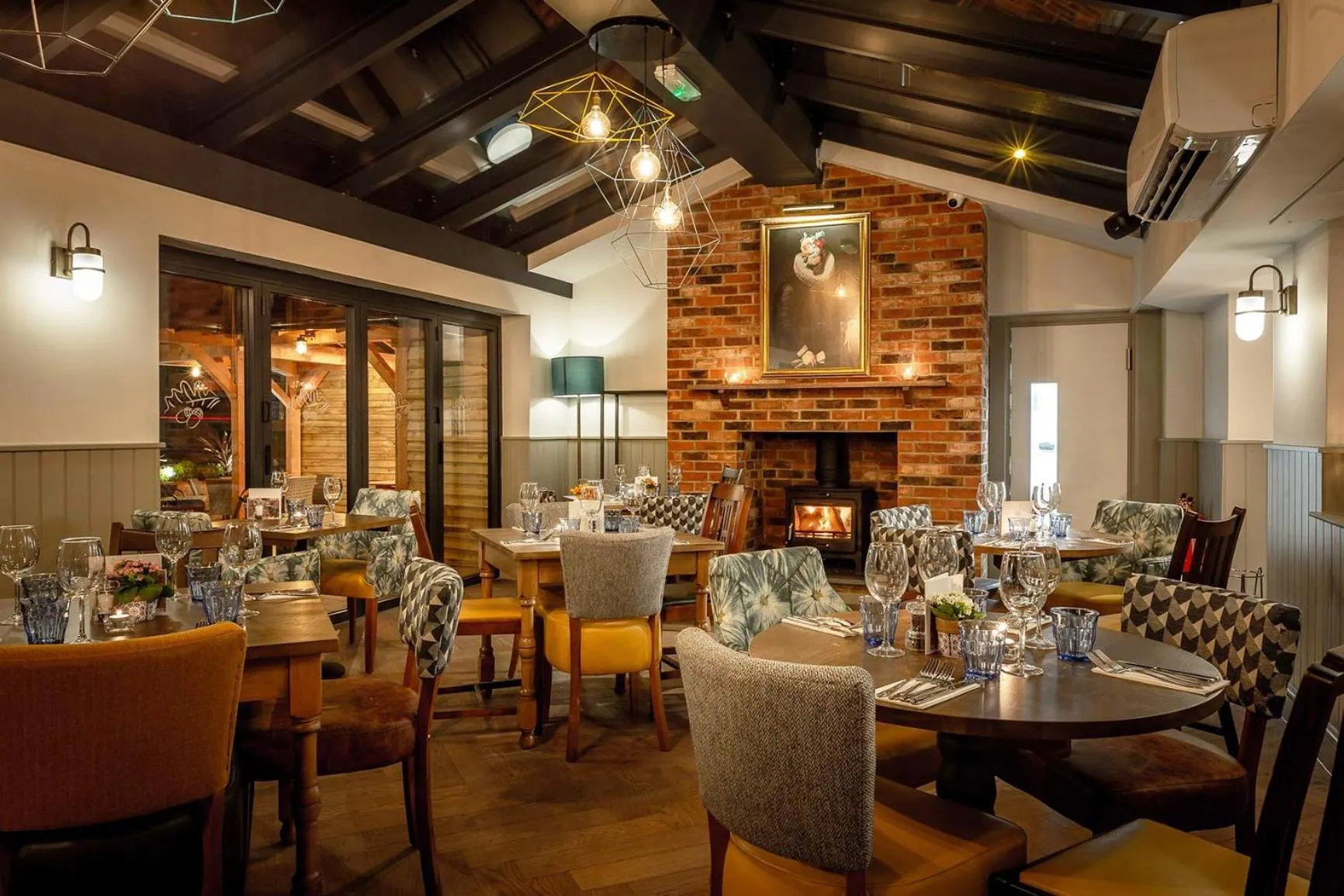 Restaurant/places to eat in The Eaton Oak