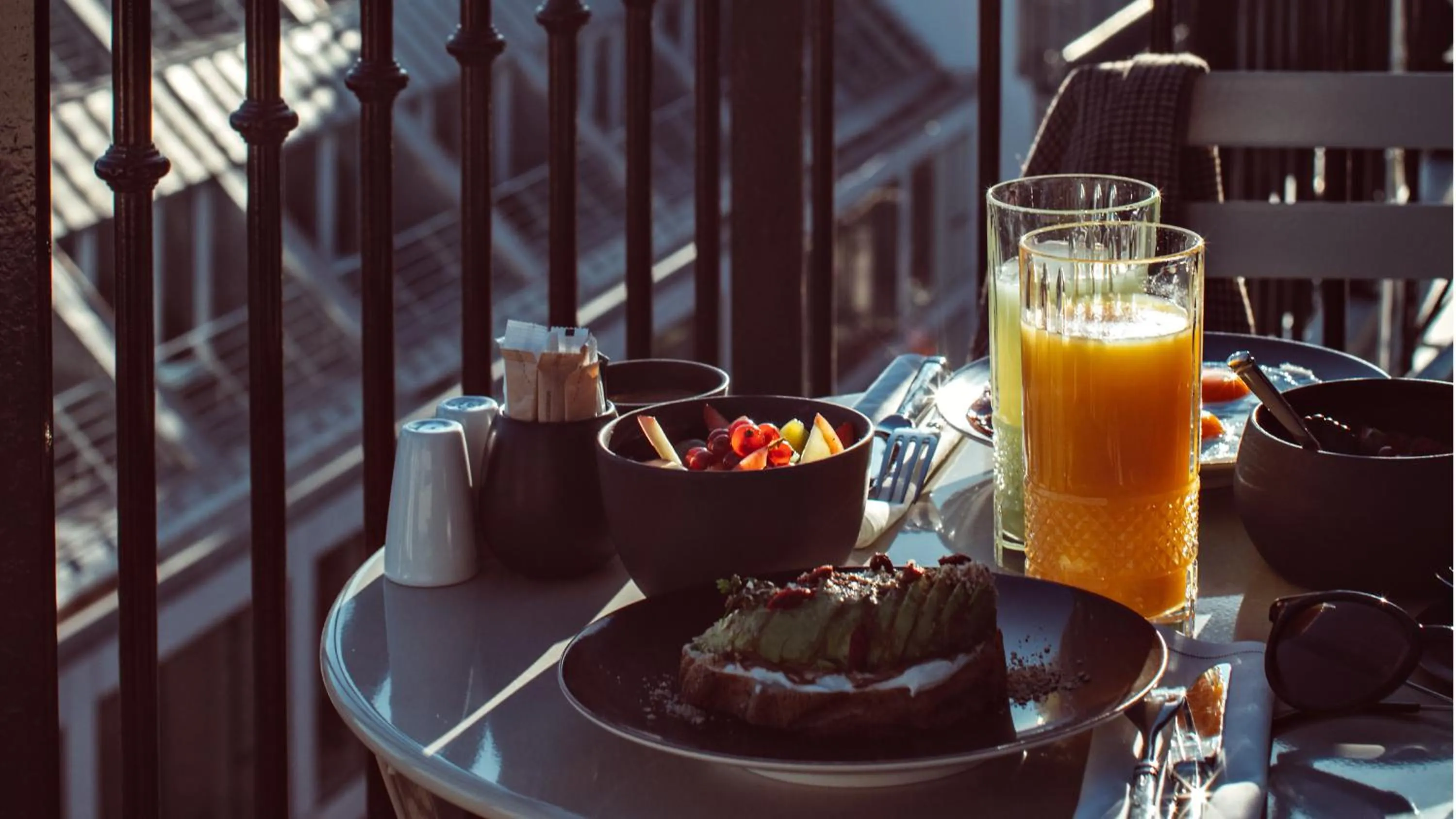 Balcony/Terrace in Monsieur George Hotel & Spa - Champs-Elysées