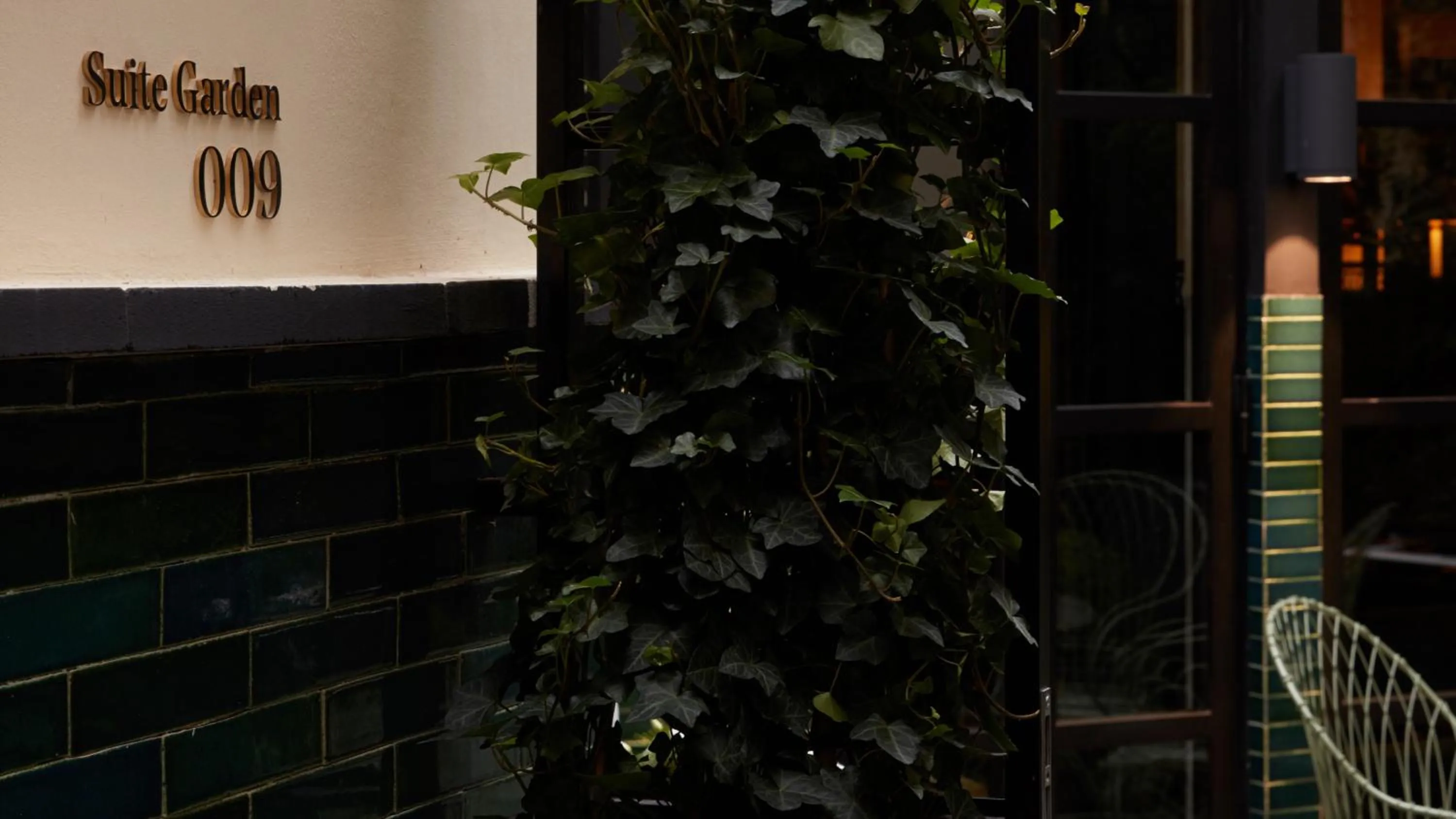 Bedroom in Monsieur George Hotel & Spa - Champs-Elysées