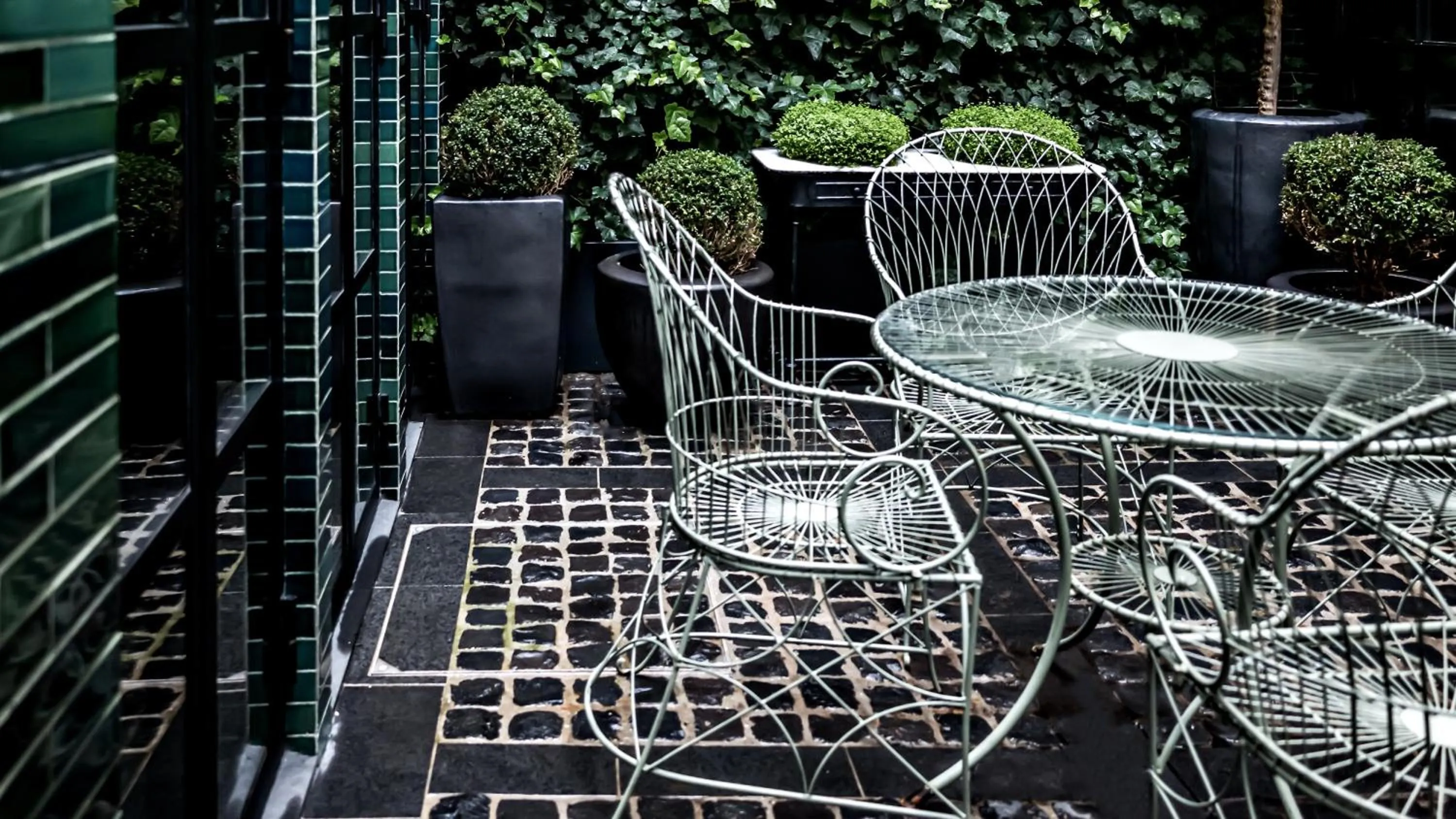 Decorative detail in Monsieur George Hotel & Spa - Champs-Elysées