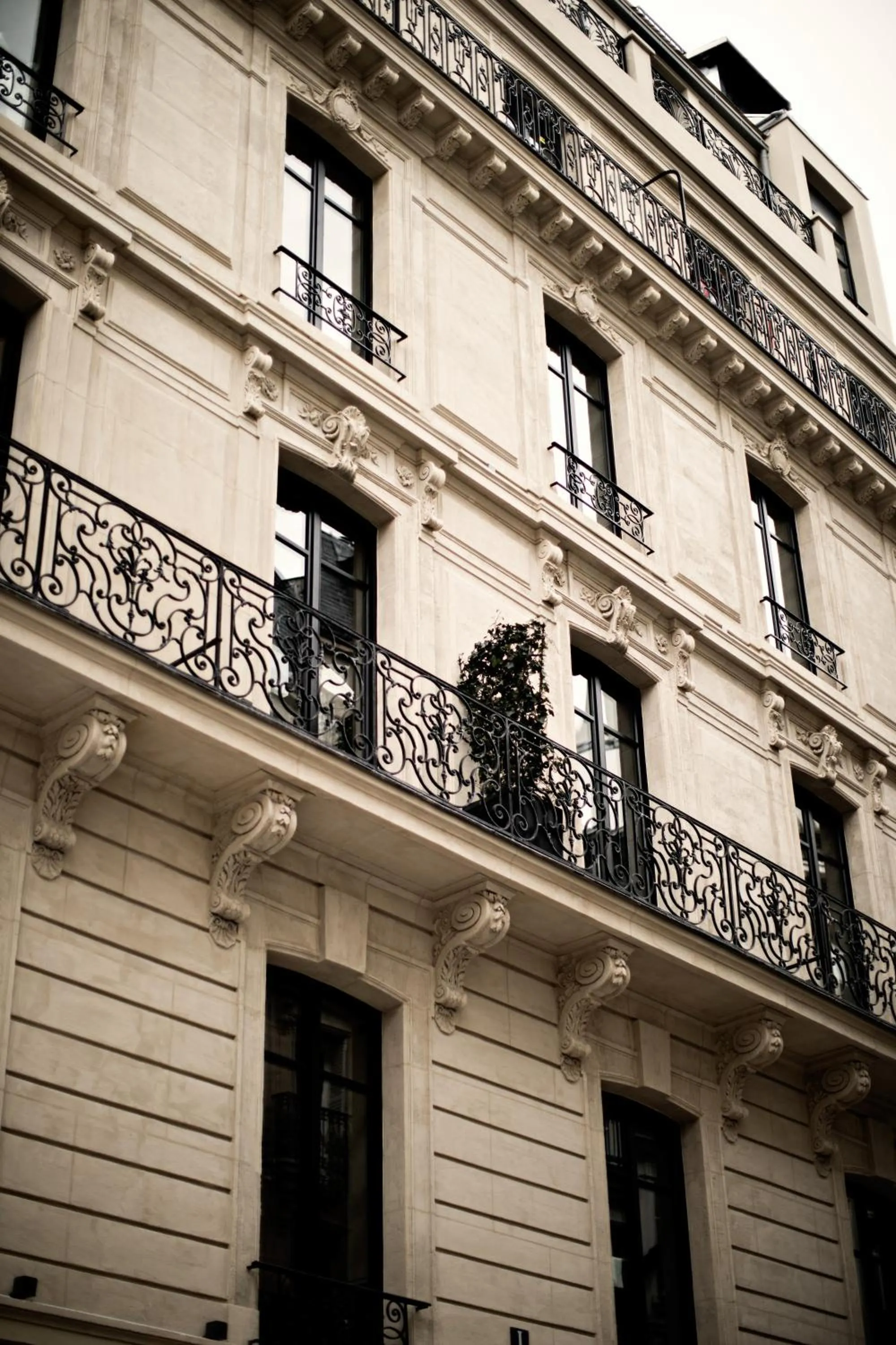 Property building in Monsieur George Hotel & Spa - Champs-Elysées