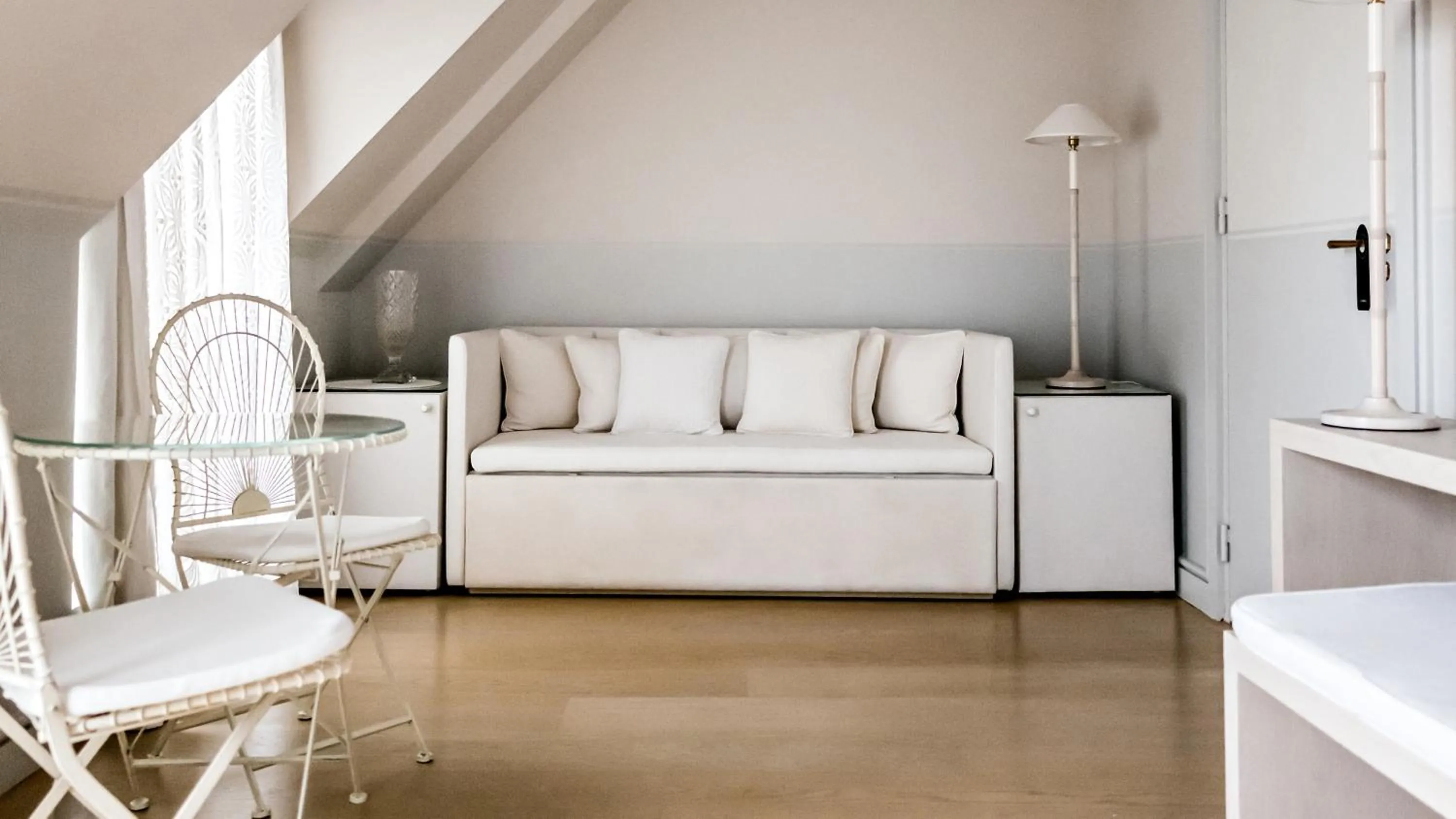 Bedroom in Monsieur George Hotel & Spa - Champs-Elysées