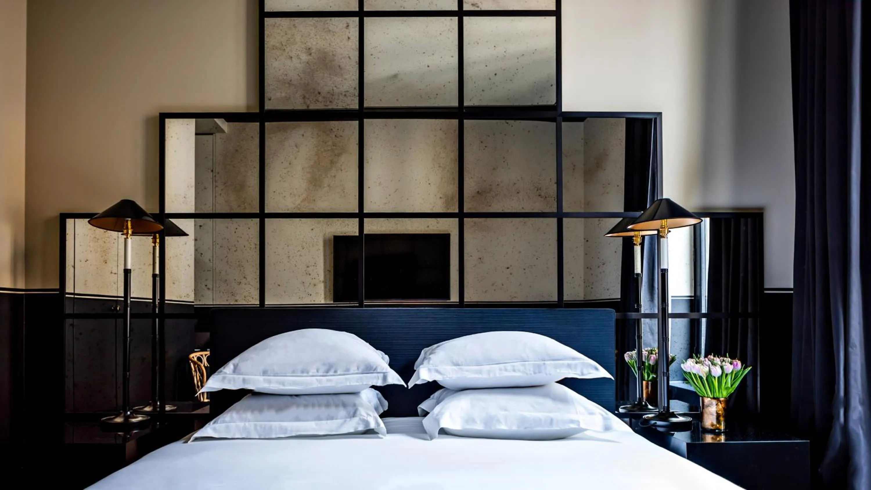 Bedroom, Bed in Monsieur George Hotel & Spa - Champs-Elysées