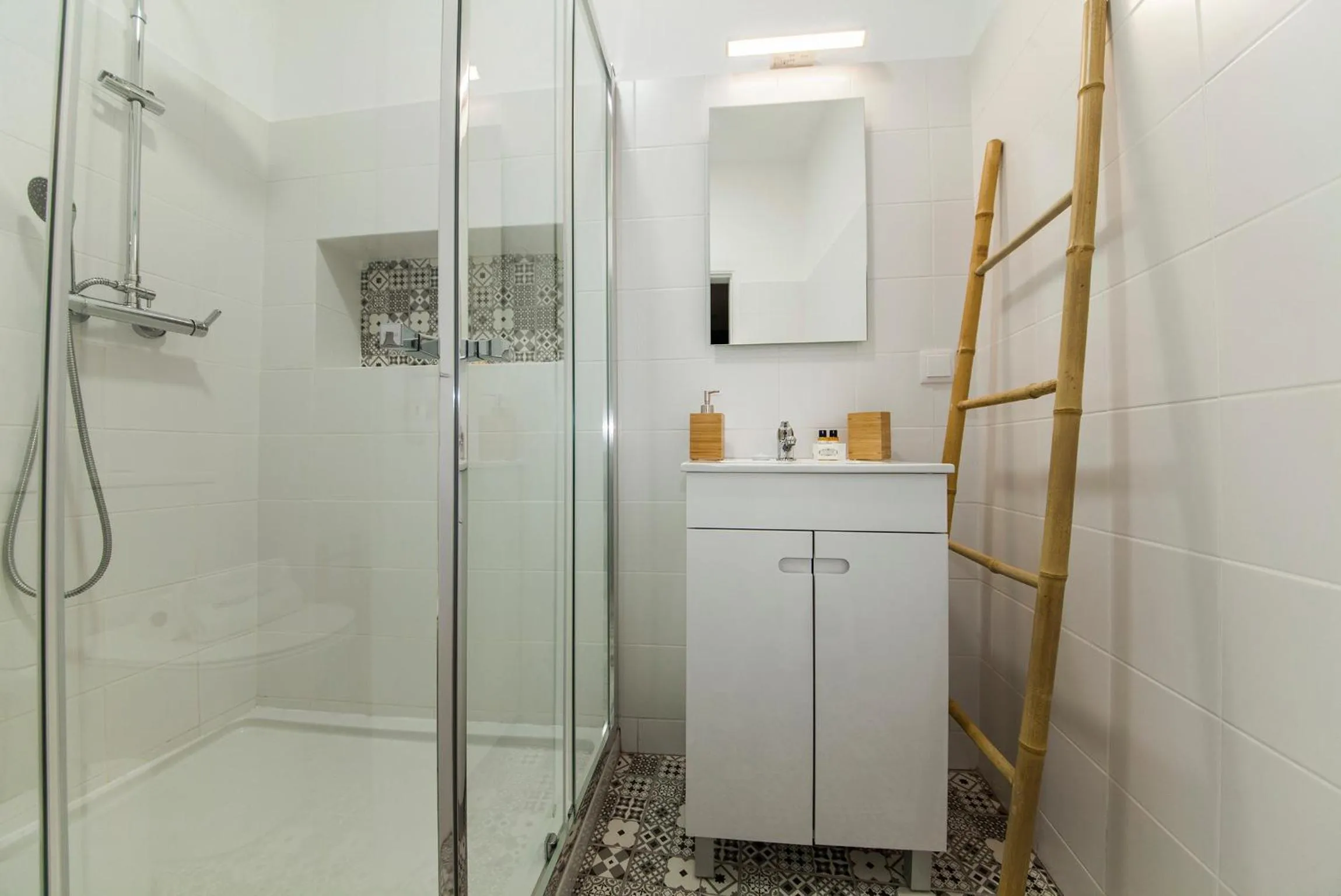 Bathroom in Casa Alferes in Downtown Lagos