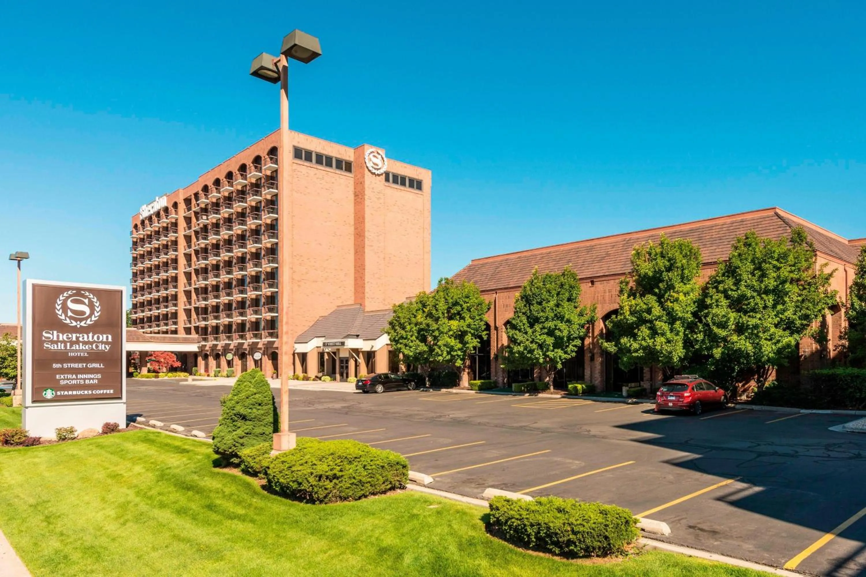 Property building in Sheraton Salt Lake City