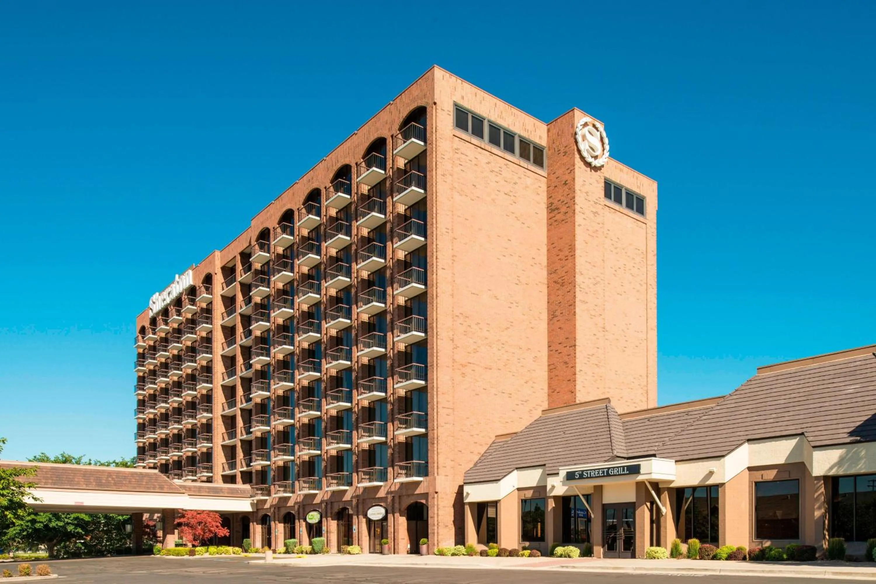 Property building in Sheraton Salt Lake City