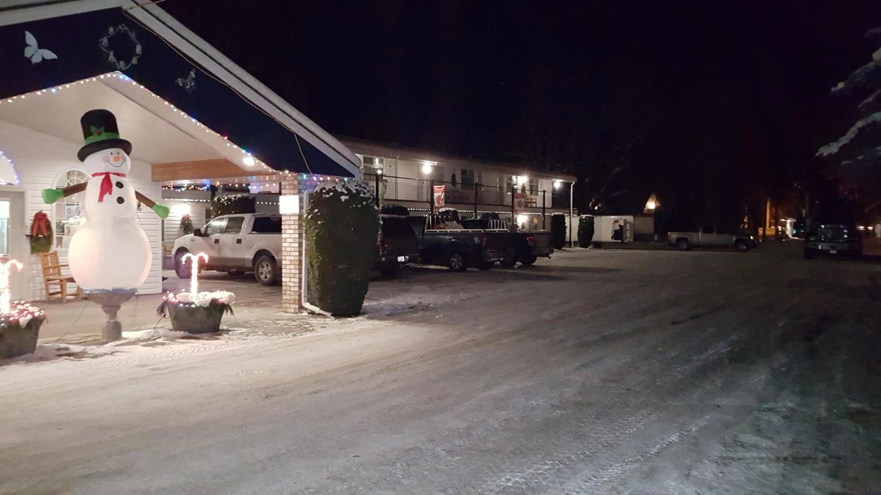 Anchor Riverfront Motel