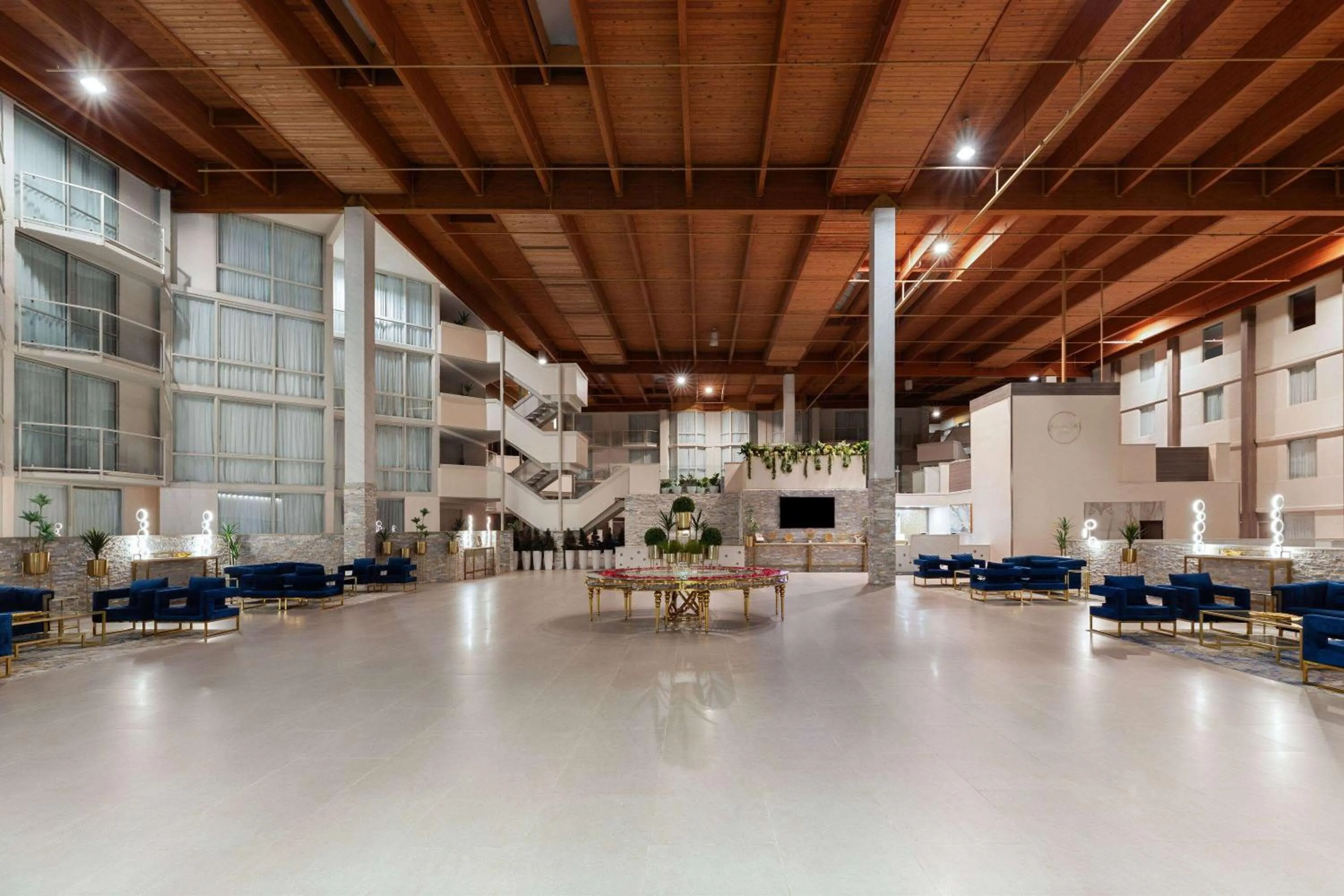 Lobby or reception in Wyndham DFW Airport