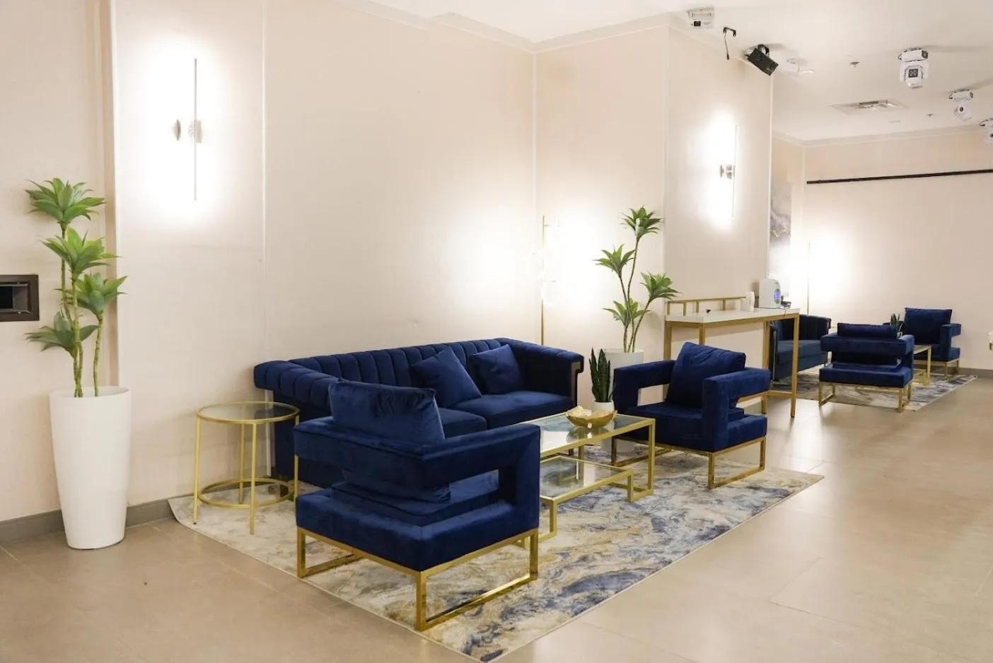 Living room in Wyndham DFW Airport