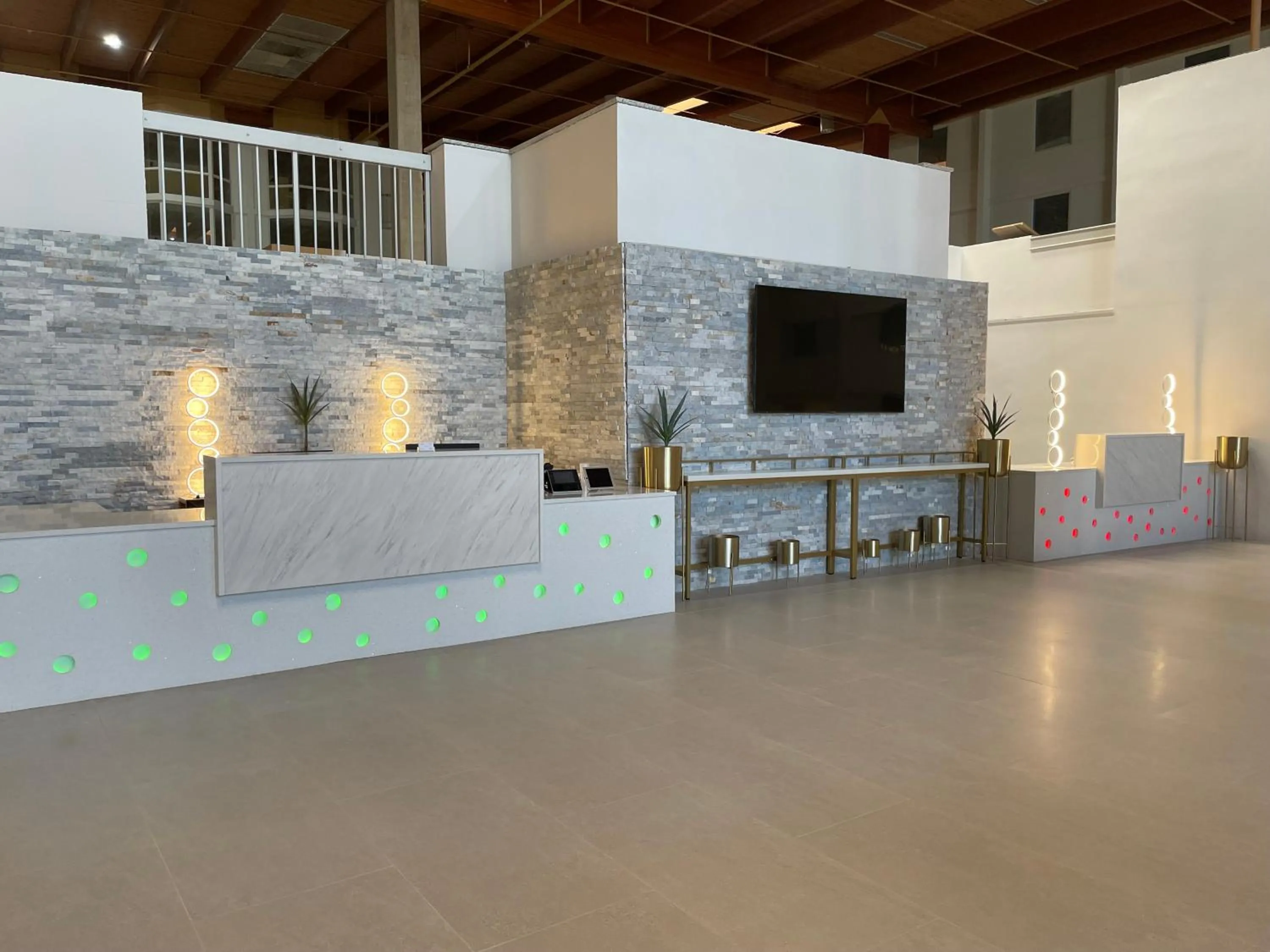 Lobby or reception in Wyndham DFW Airport