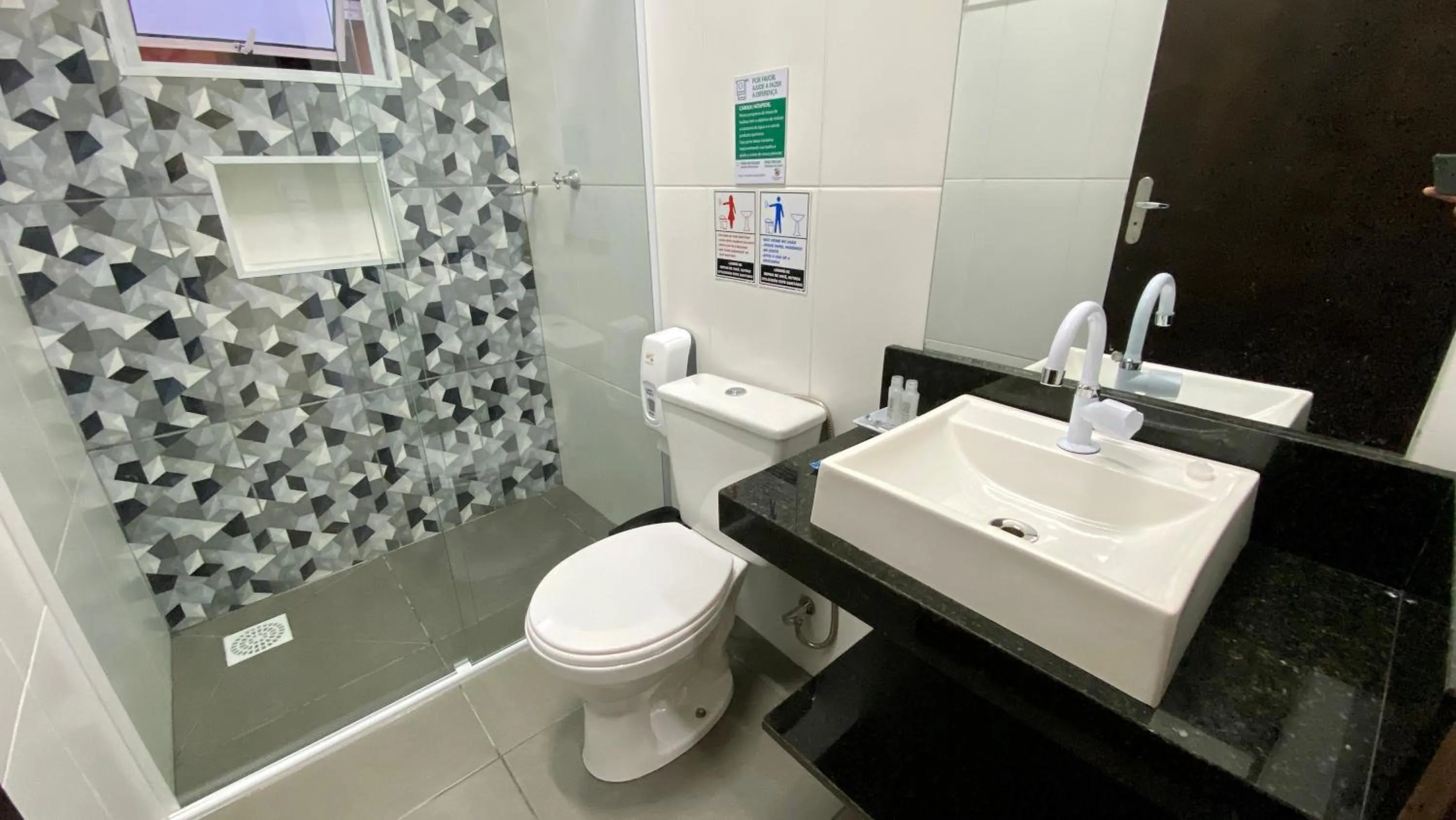 Bathroom in Suíte Lázaro